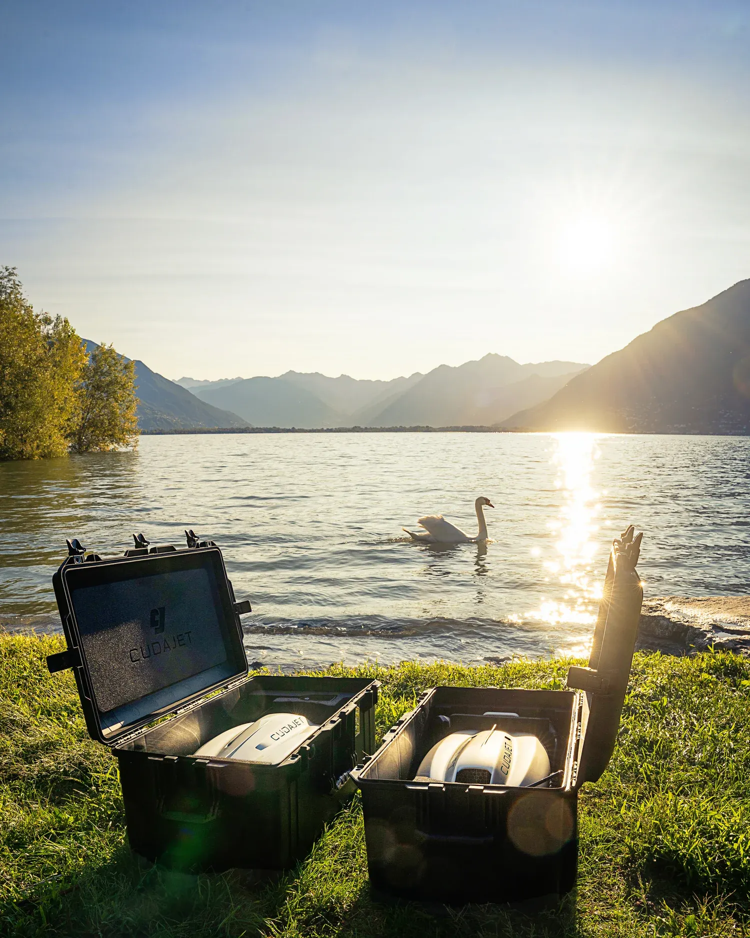 全球首款電動水下噴射背包問世！90分鐘續航、每秒3米極速水下滑行，英國CudaJet帶你深入水底40公尺，90.7萬元打造極致水下體驗！