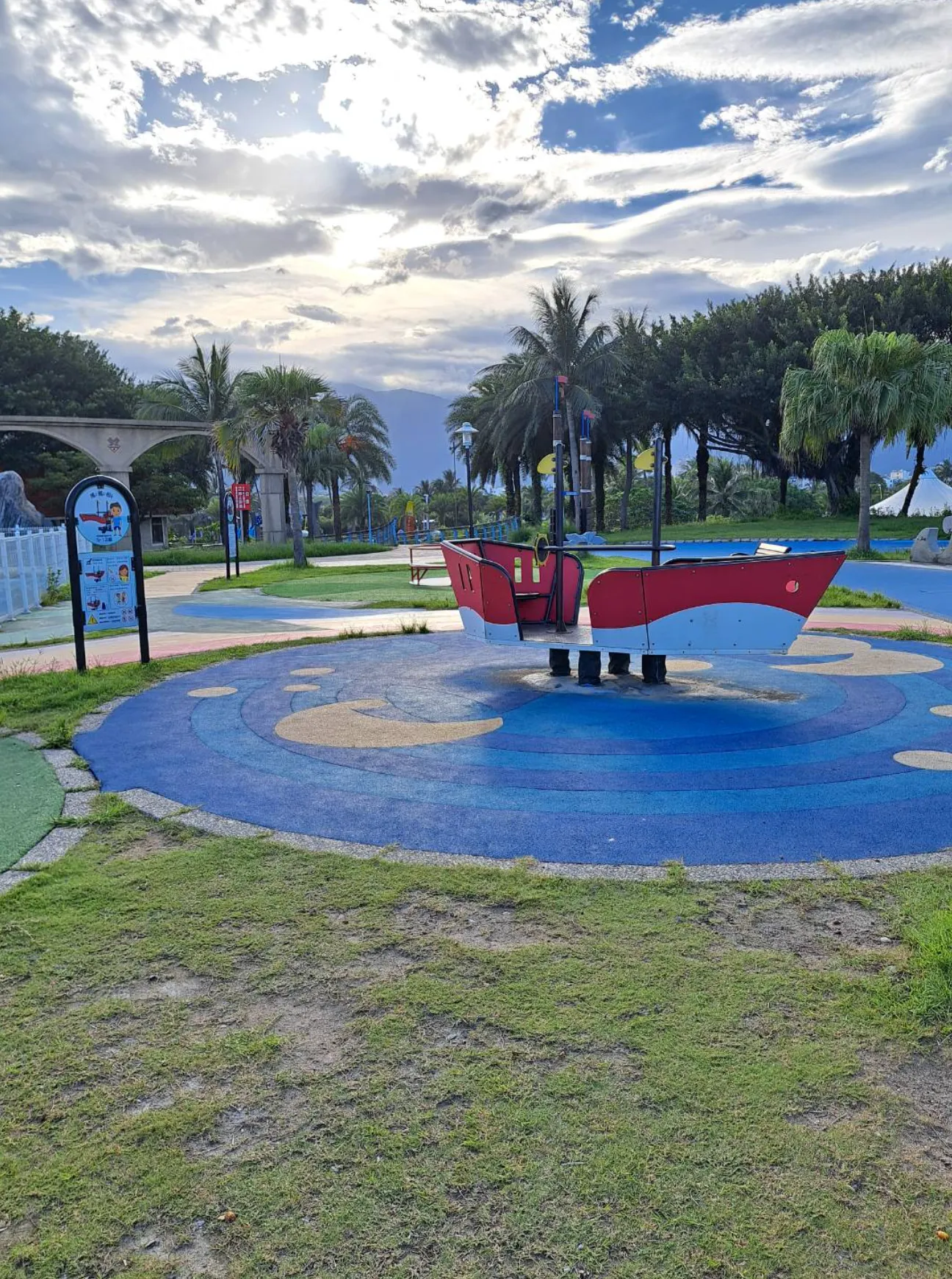 全台最療癒的海：花蓮 太平洋公園-南濱段（圖／取自台灣旅行小幫手臉書粉專）