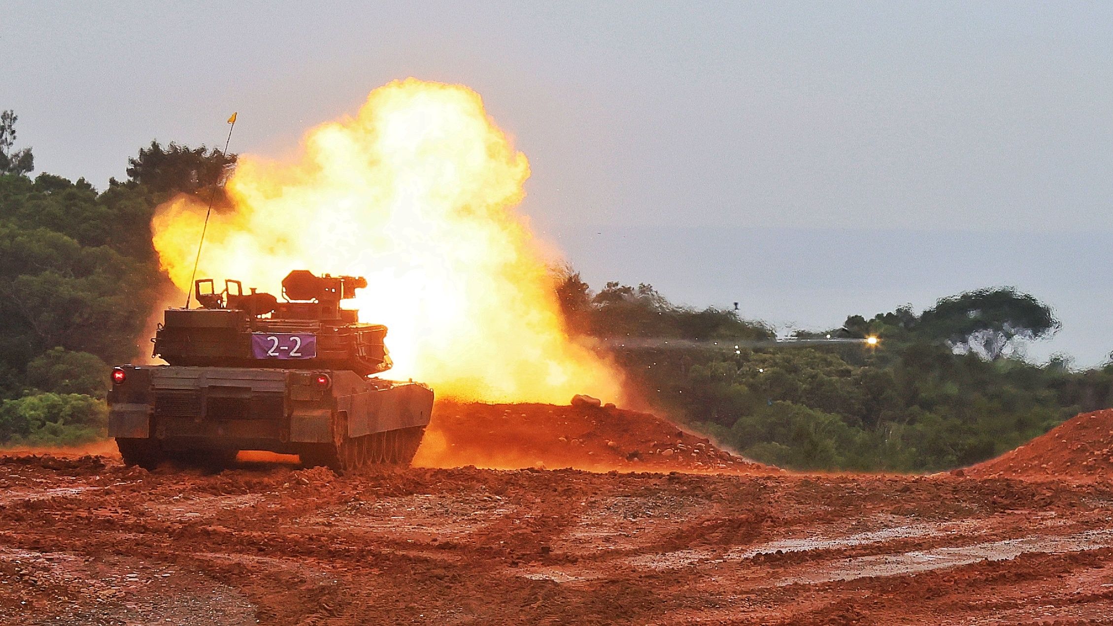 20250710-國防部10日舉行「陸軍M1A2T新式戰車換裝訓練實彈射撃」。（柯承惠攝）