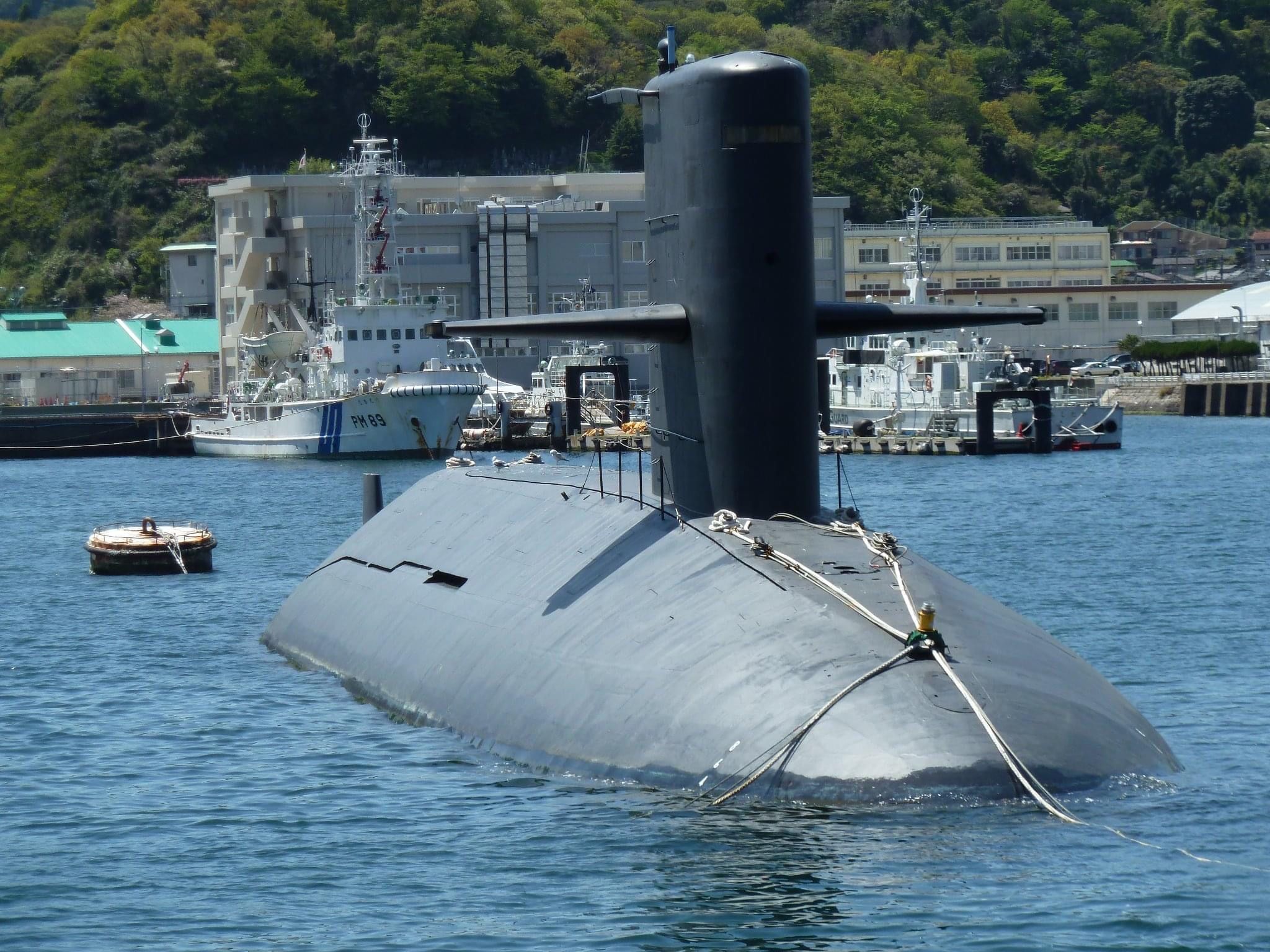 20250710-停在横須賀の親潮級潜艦。（楊舒媚撮影）
