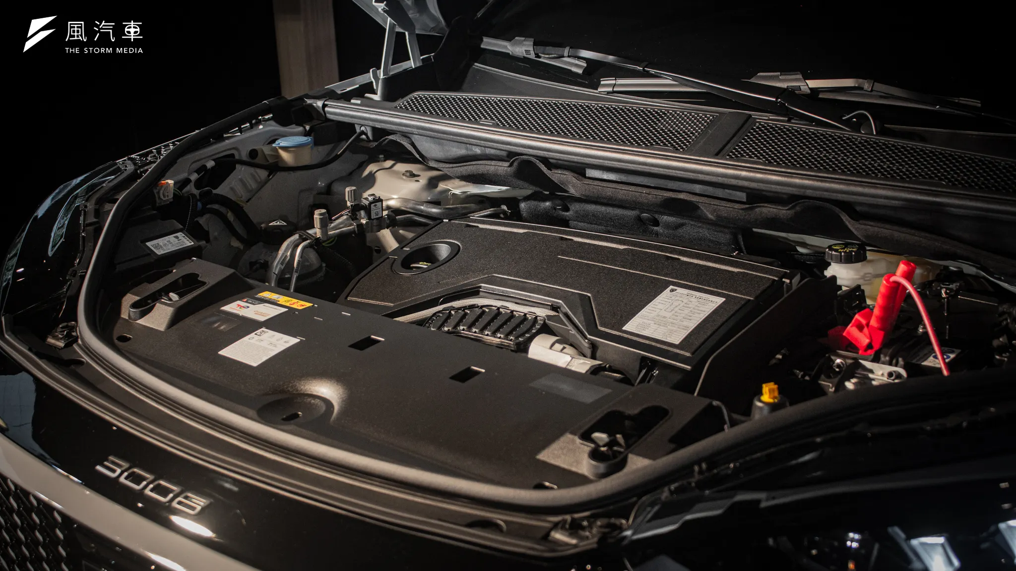 P2 HYBRID 油電混合動力系統具備高智能「自動化能源管理系統」，能依照駕駛習慣與行車路況自動切換動力來源。