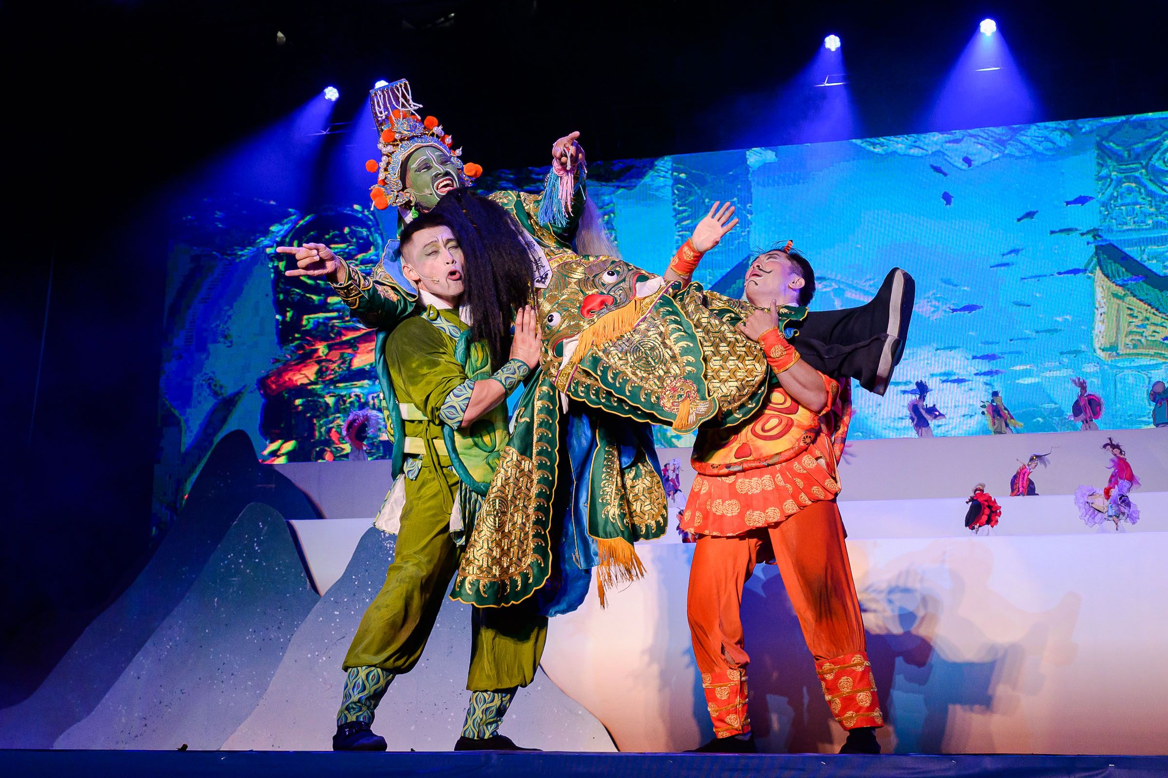 2025新北市兒童藝術節開幕表演，由紙風車劇團帶來融合人偶劇、布袋戲與動畫的經典作品《哪吒鬧龍宮》。(圖/新北市文化局)
