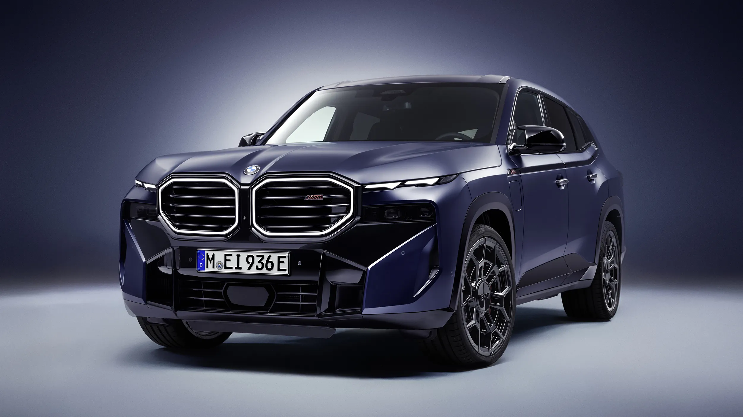 ▲BMW XM如果從889萬直接降到504萬，與Mercedes-Benz G-Class、BMW X7等同級對手相比，無疑具備極高性價比。（圖 / BMW）