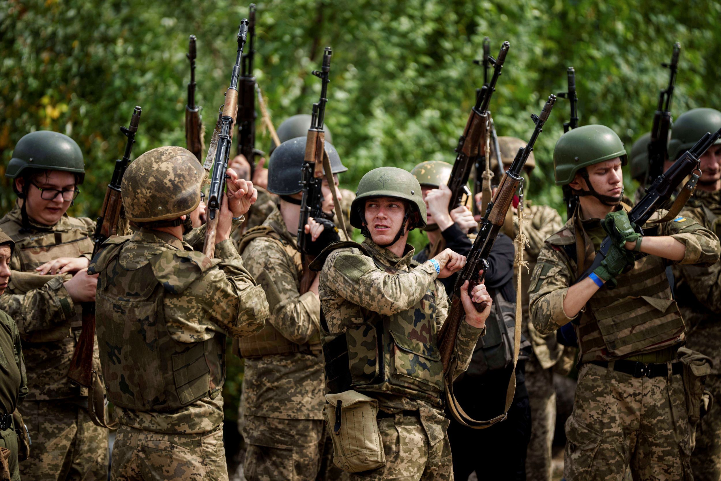 烏克蘭陸軍在首都基輔進行新兵入伍訓練。（美聯社）
