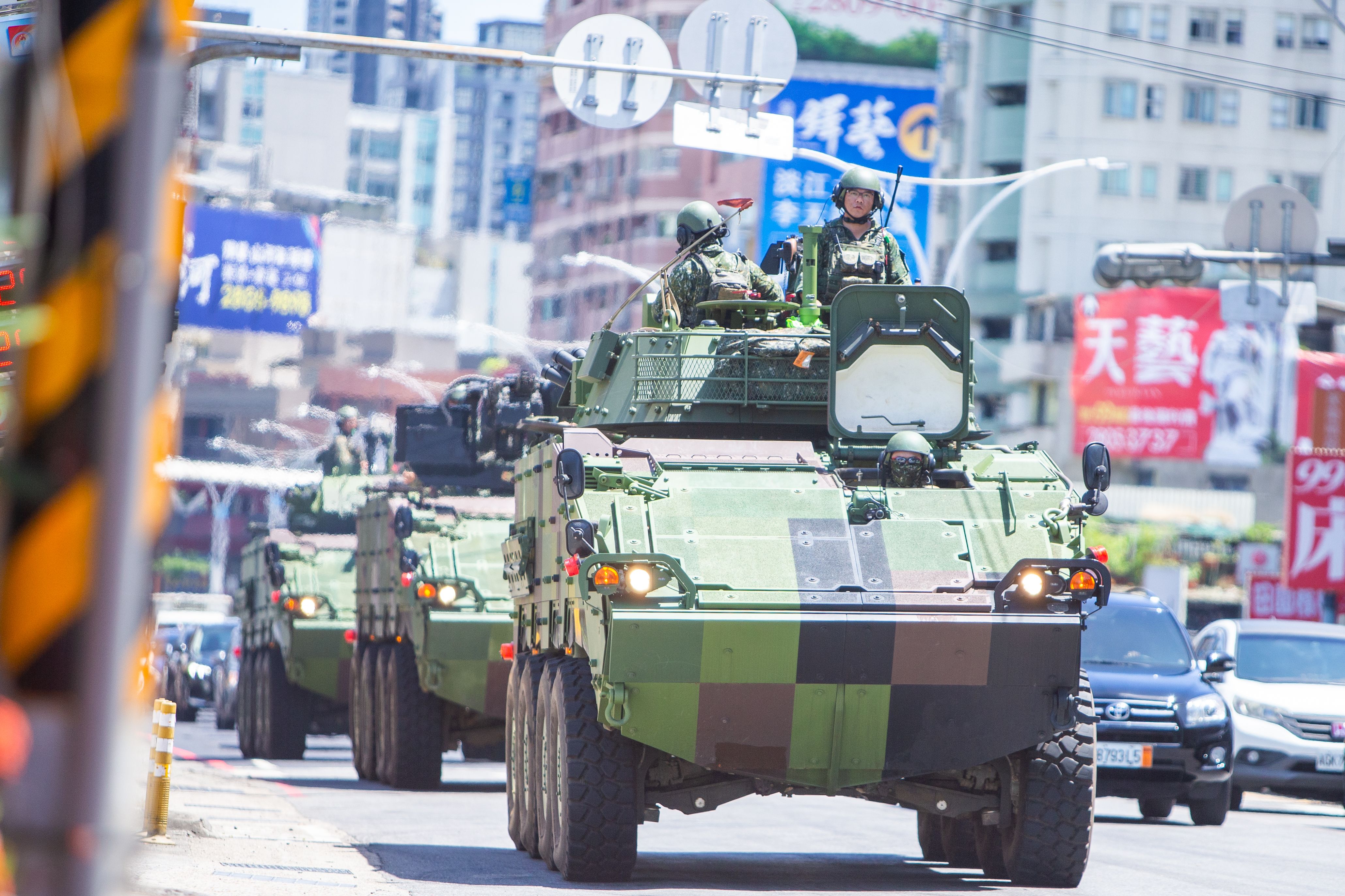 20250718-第三作戰區部隊18日在新北地區進行縱深防禦作戰逐次抵抗演練。（第三作戰區提供）