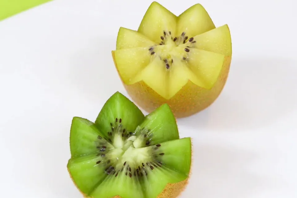 奇異果鋸齒形切割切法。(圖/翻攝自zespri影片)