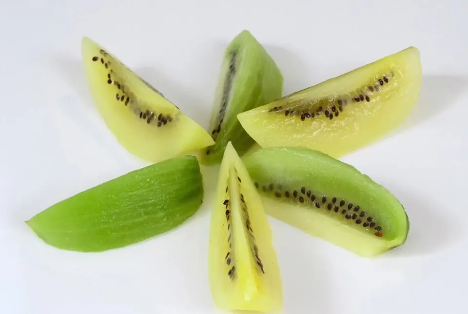 奇異果切瓣切法。(圖/翻攝自zespri影片)