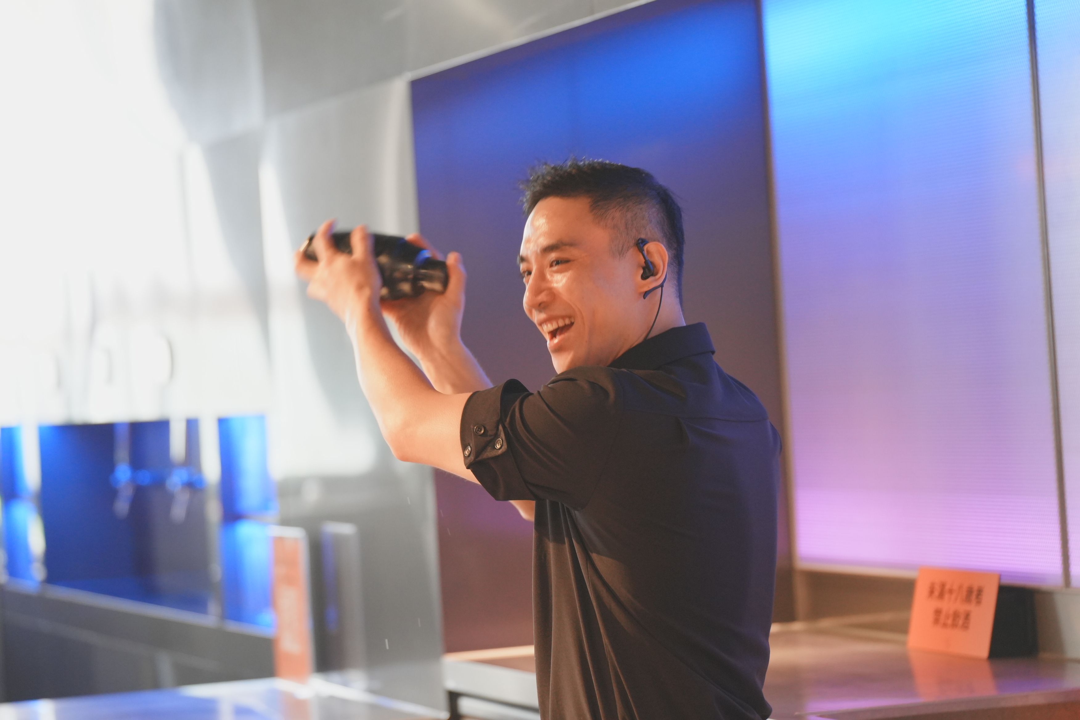 「URBAN PARADISE」的「Oasis」更是品牌精神的延伸，匯聚調酒、精釀與創意飲品體驗。圖_饗賓集團提供。