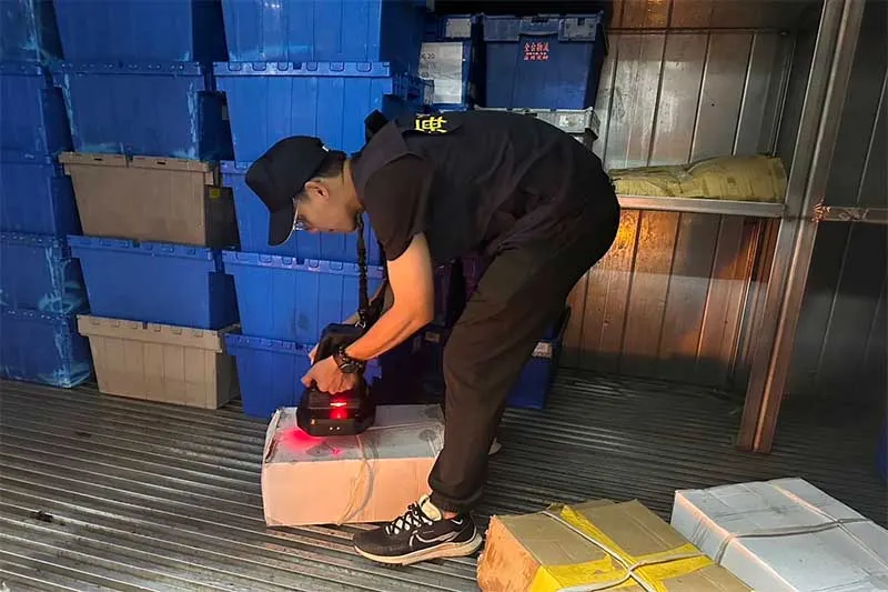 臺馬輪查獲蒲燒鰻。（圖／海洋委員會海巡署）