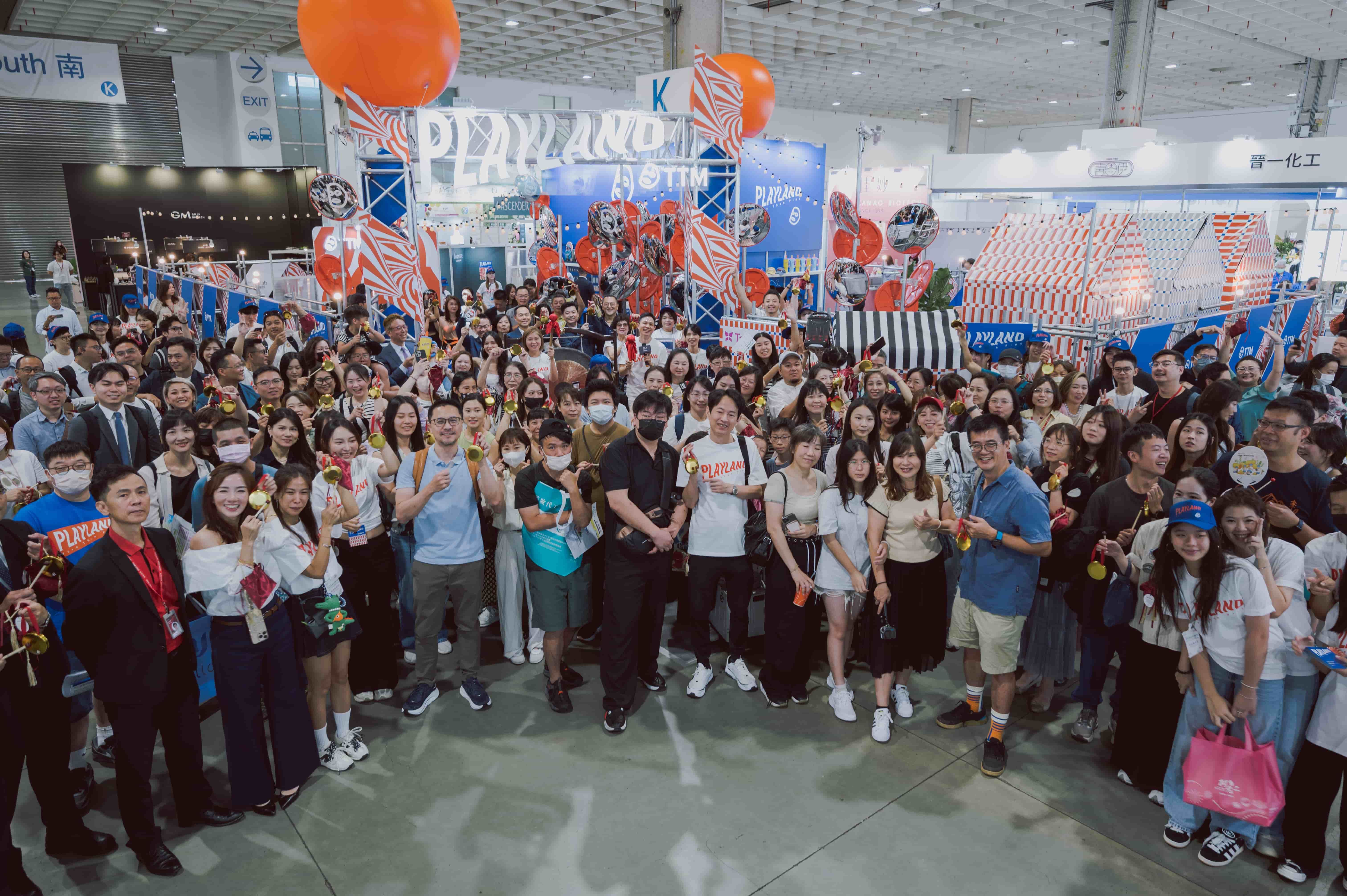 佐見啦生技創辦人李昆霖宣告登錄創櫃板，攜手粉絲一同敲響進入資本市場的重要里程碑。(圖_佐見啦生技提供)