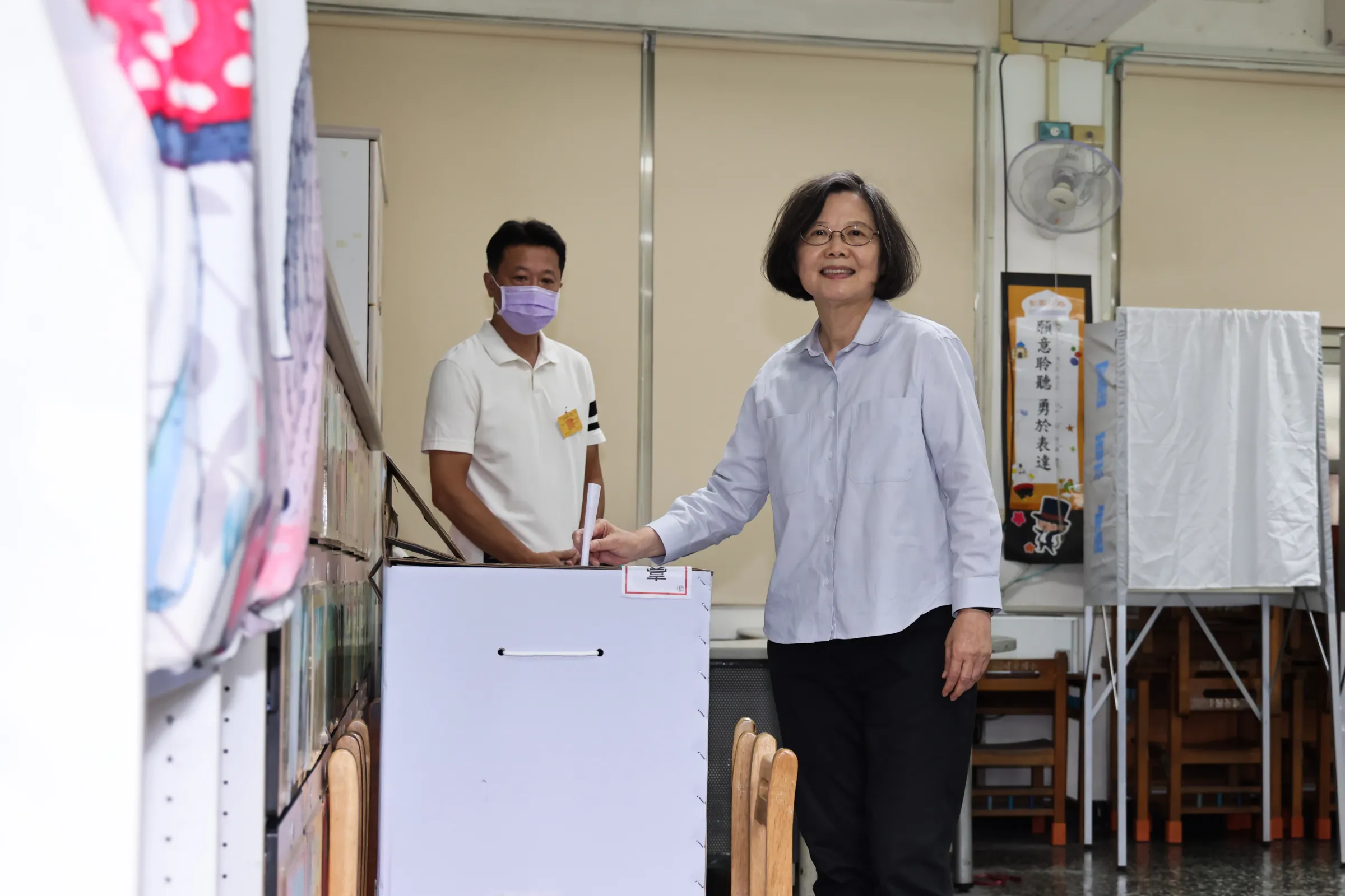 20250726-前總統蔡英文至大安區建安國小投票。（蔡親傑攝）