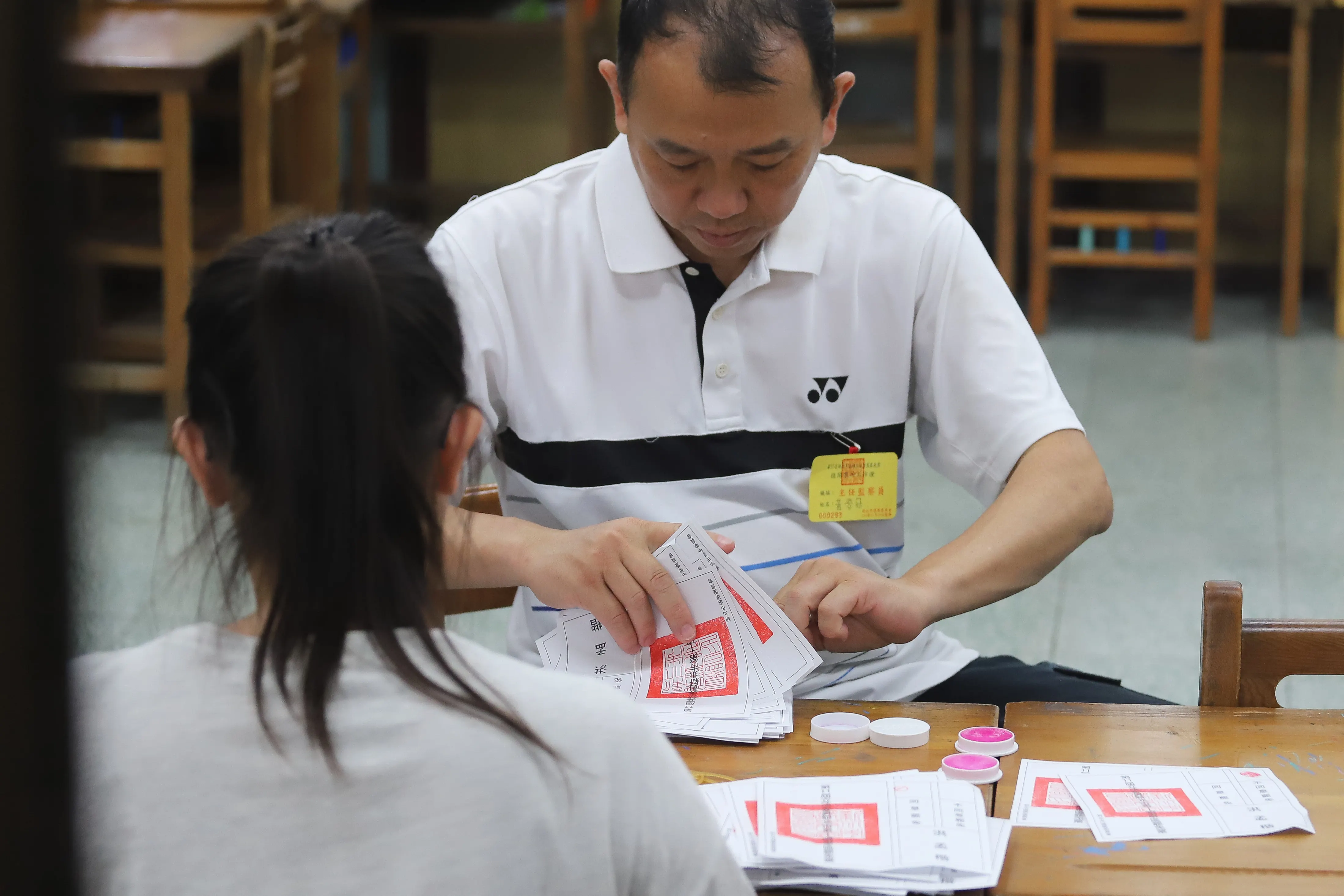 20250726-立委罷免公投案投開票所開票畫面。（陳品佑攝）