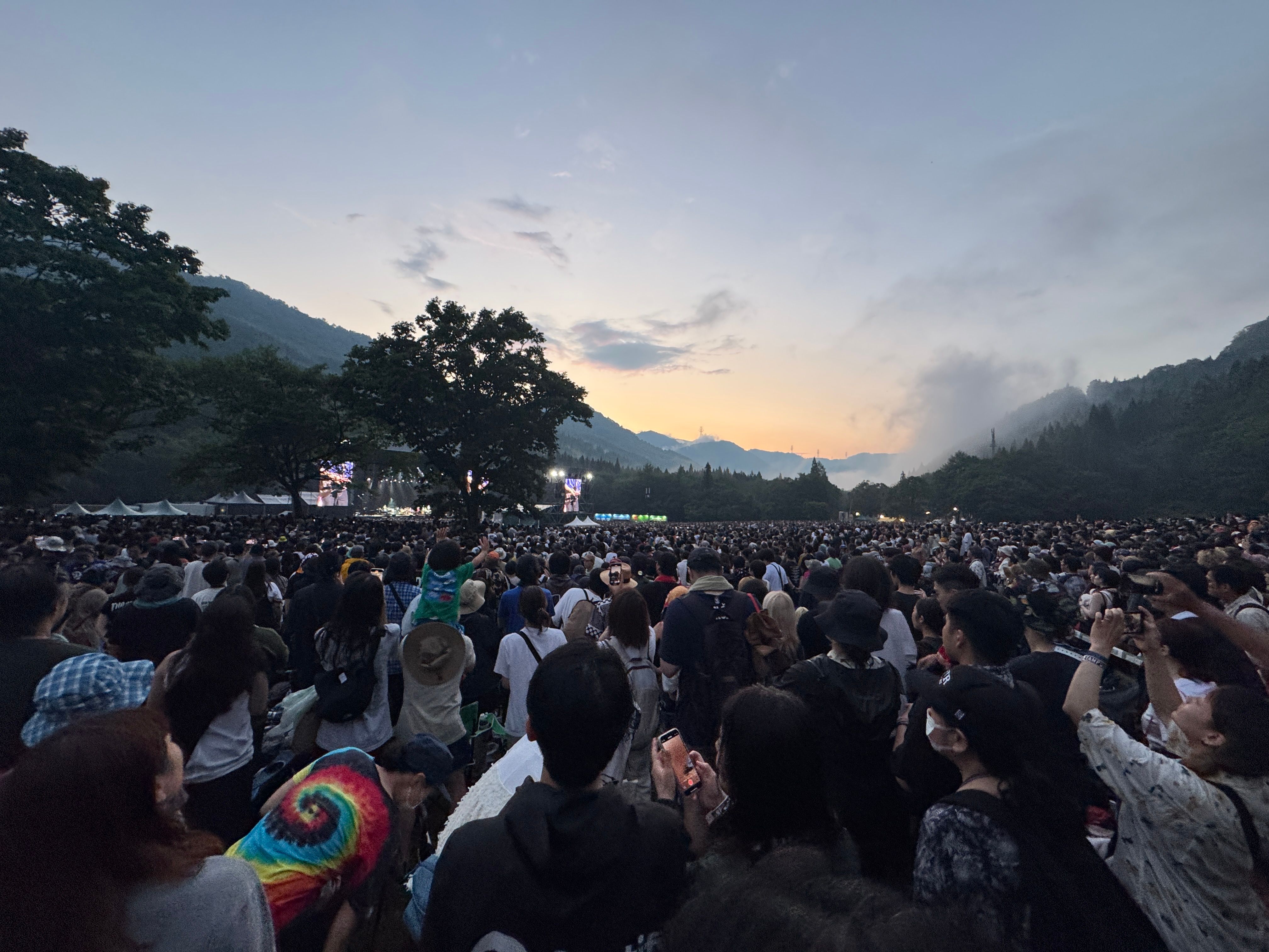 フジロックフェスティバル2025の2日目が26日、新潟・苗場スキー場で開催された。黃信維