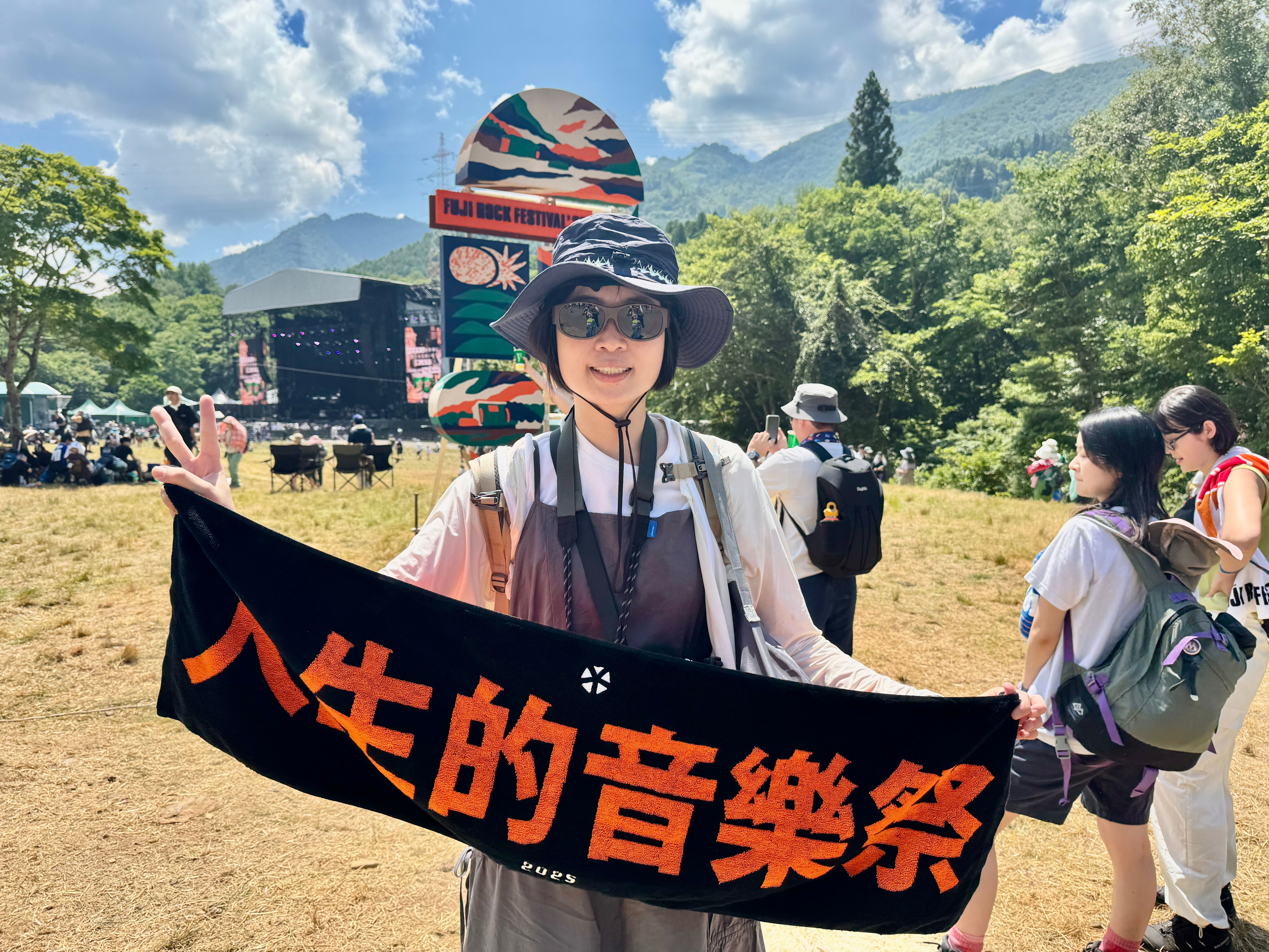 昨年サマーソニックを経験し、今年初めてフジロックに挑戦した沙發さん。台湾との演出の違いに驚いたと語る。黃信維