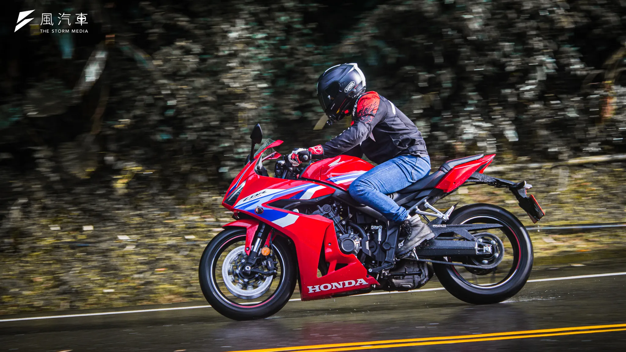 關閉TCS並切回手排模式後，這具650cc四缸的76ps馬力才得以解放。