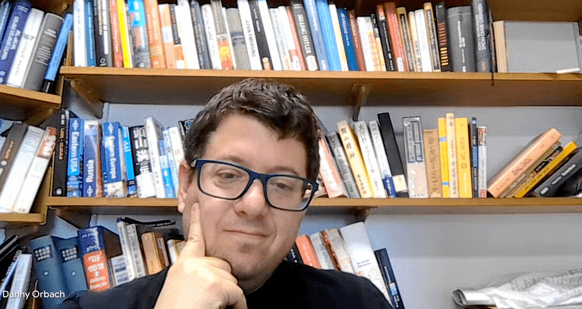 2025年7月28日、イスラエルヘブライ大学の軍事歴史学者ダニー・オルバッハ（Danny Orbach）が『風傳媒』のビデオインタビューを受ける。(王秋燕撮影)