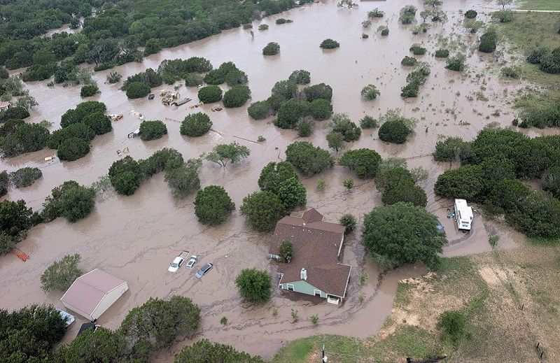 2025年7月4日，德克薩斯州克爾郡西部發生嚴重洪水。（維基百科）