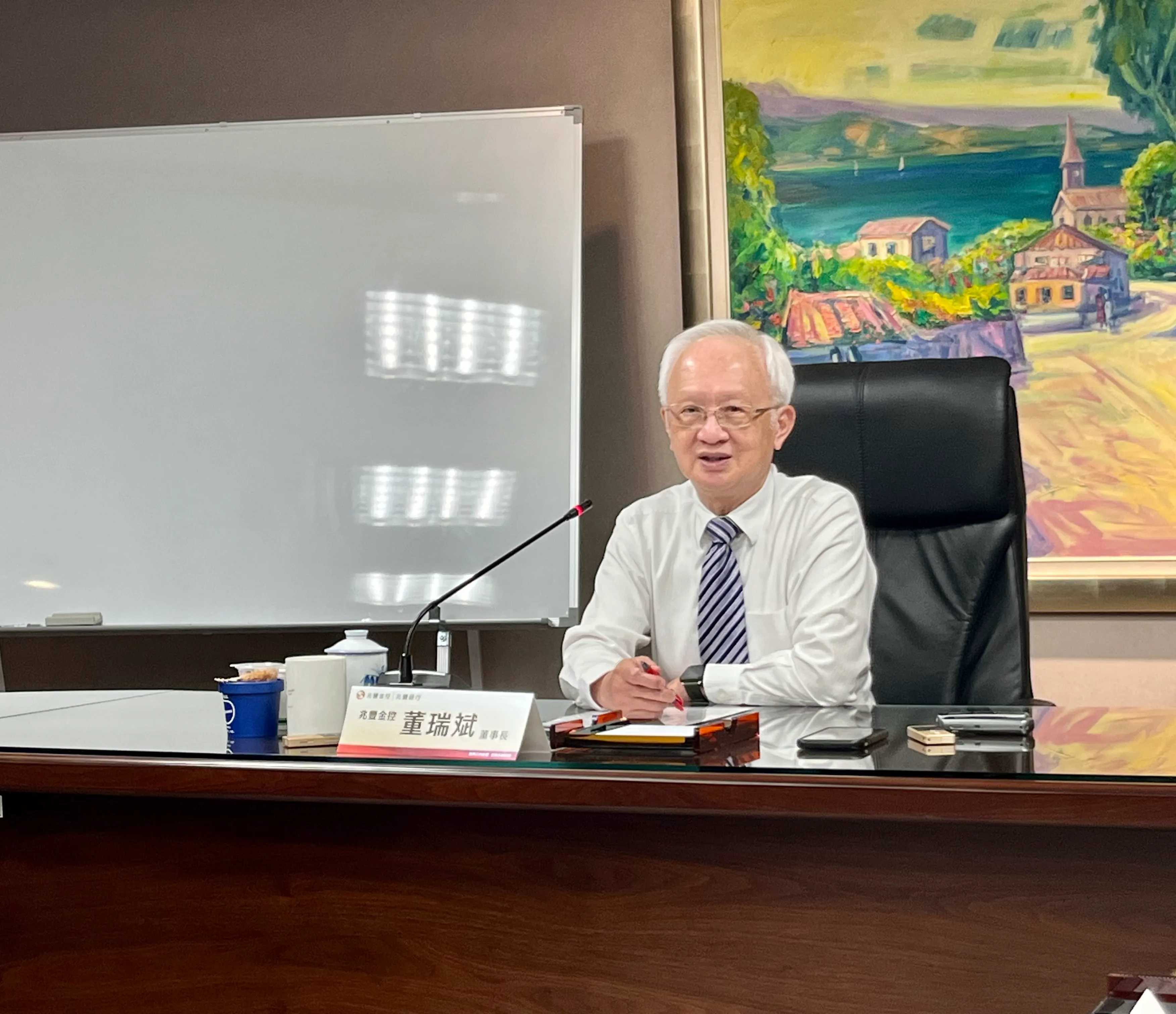 兆豐金控董事長董瑞斌化身「董教授」，詳述他對穩定幣的見解。（林彥呈攝）