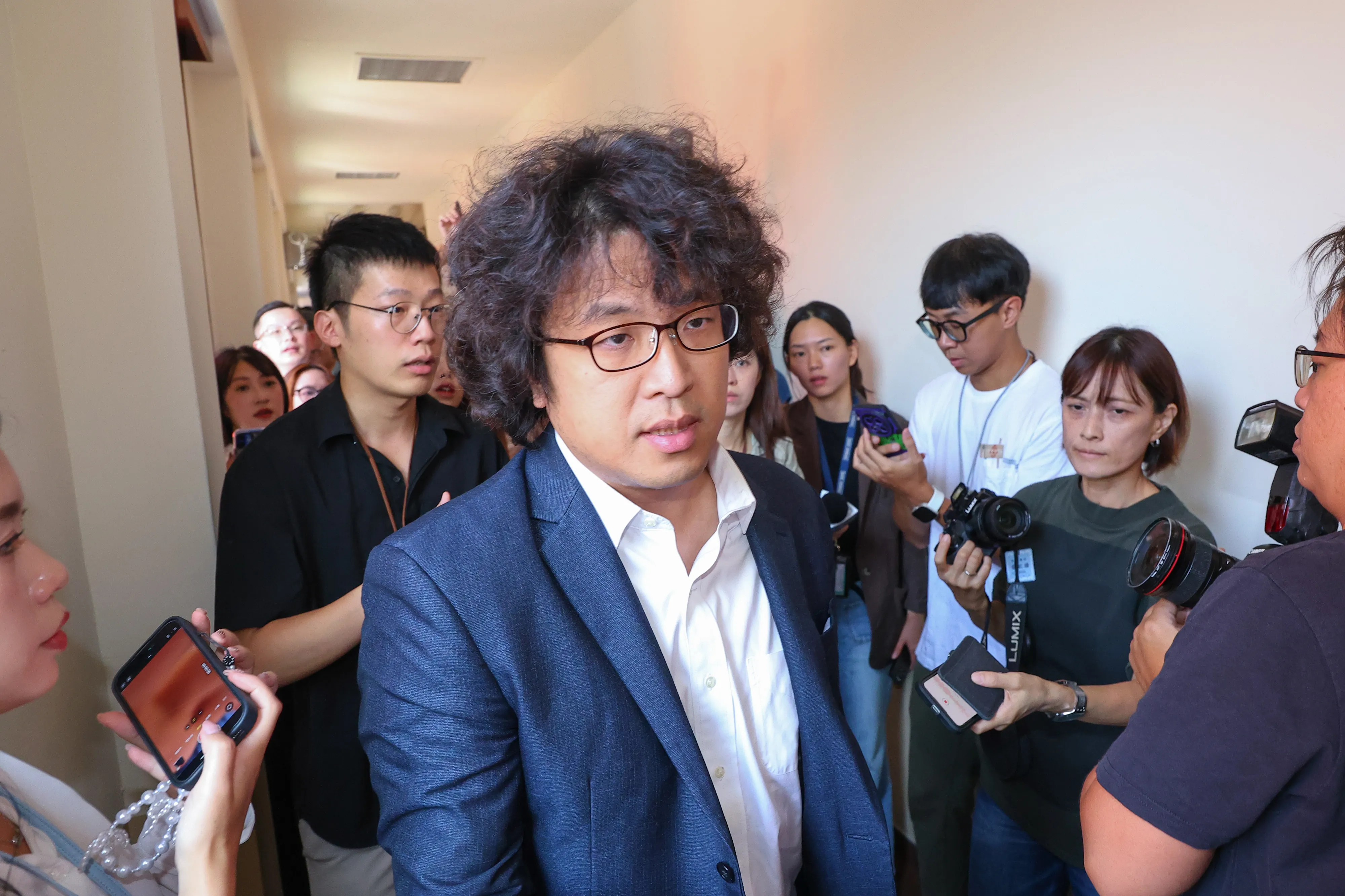 20250807-民進黨立委沈伯洋7日出席「台美對等貿易談判相關文件及資訊處理協議」秘密會議。（顏麟宇攝）