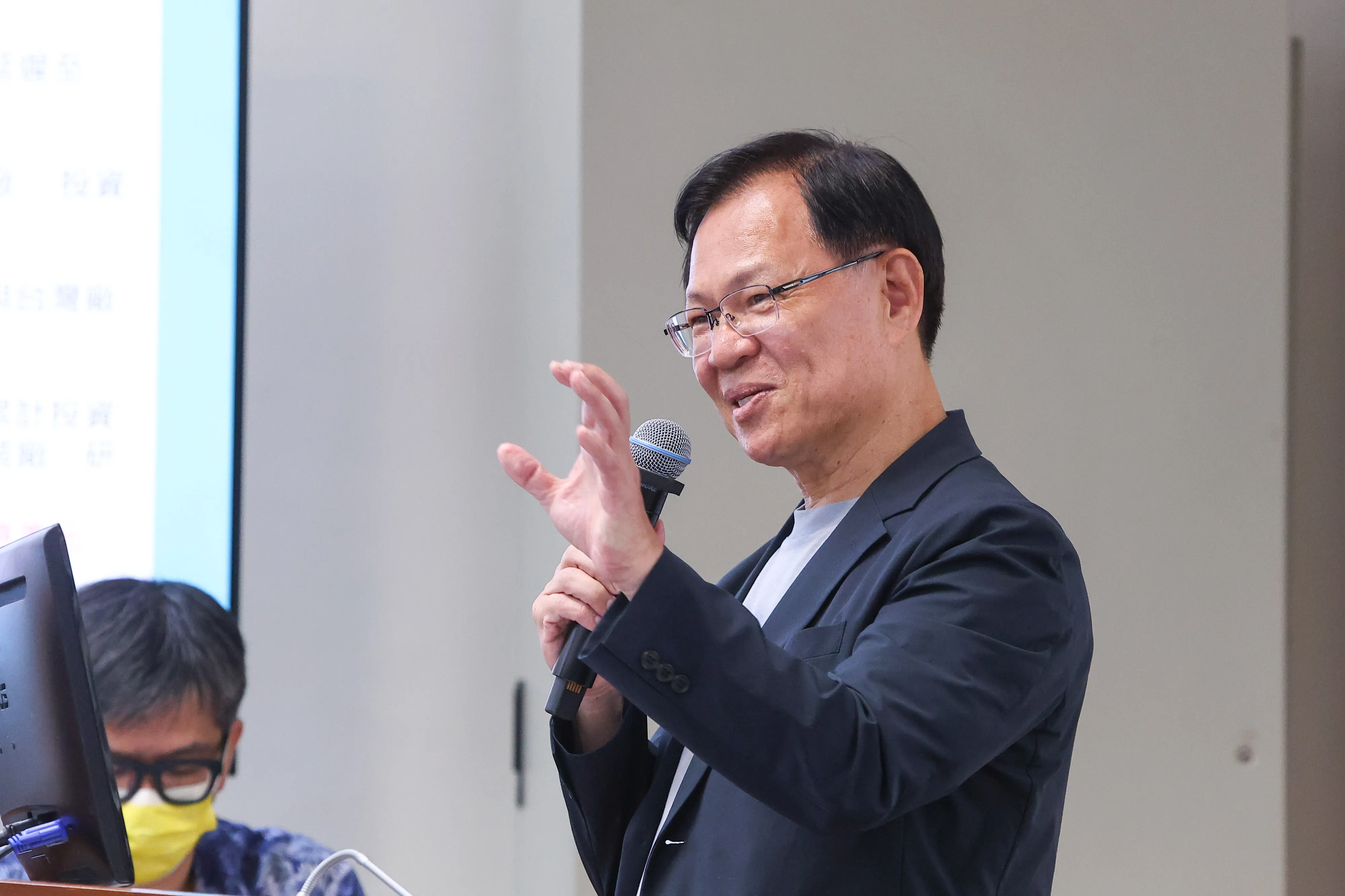 20250807-民眾黨立委張啟楷7日於經濟委員會質詢。（顏麟宇攝）