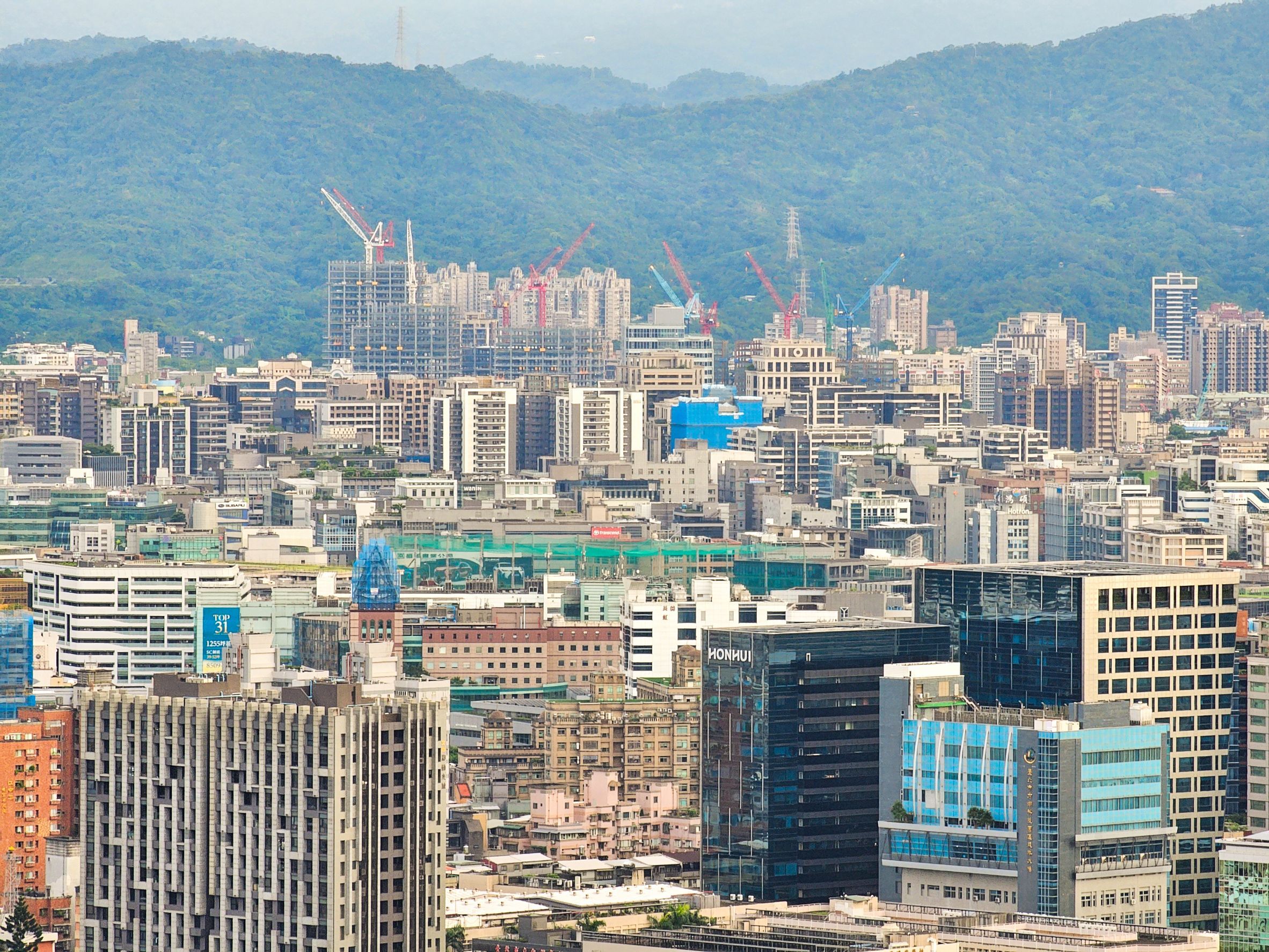 住宅,房市,房地產,公寓,大樓,,市景,台灣,街景,。（資料照／洪煜勛攝）