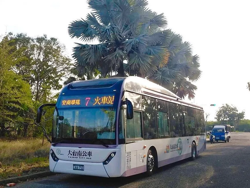 台南地區的電動公車，即購自凱勝綠能組裝的比亞迪電動巴士。（取自Instagram／public_transportation2030）