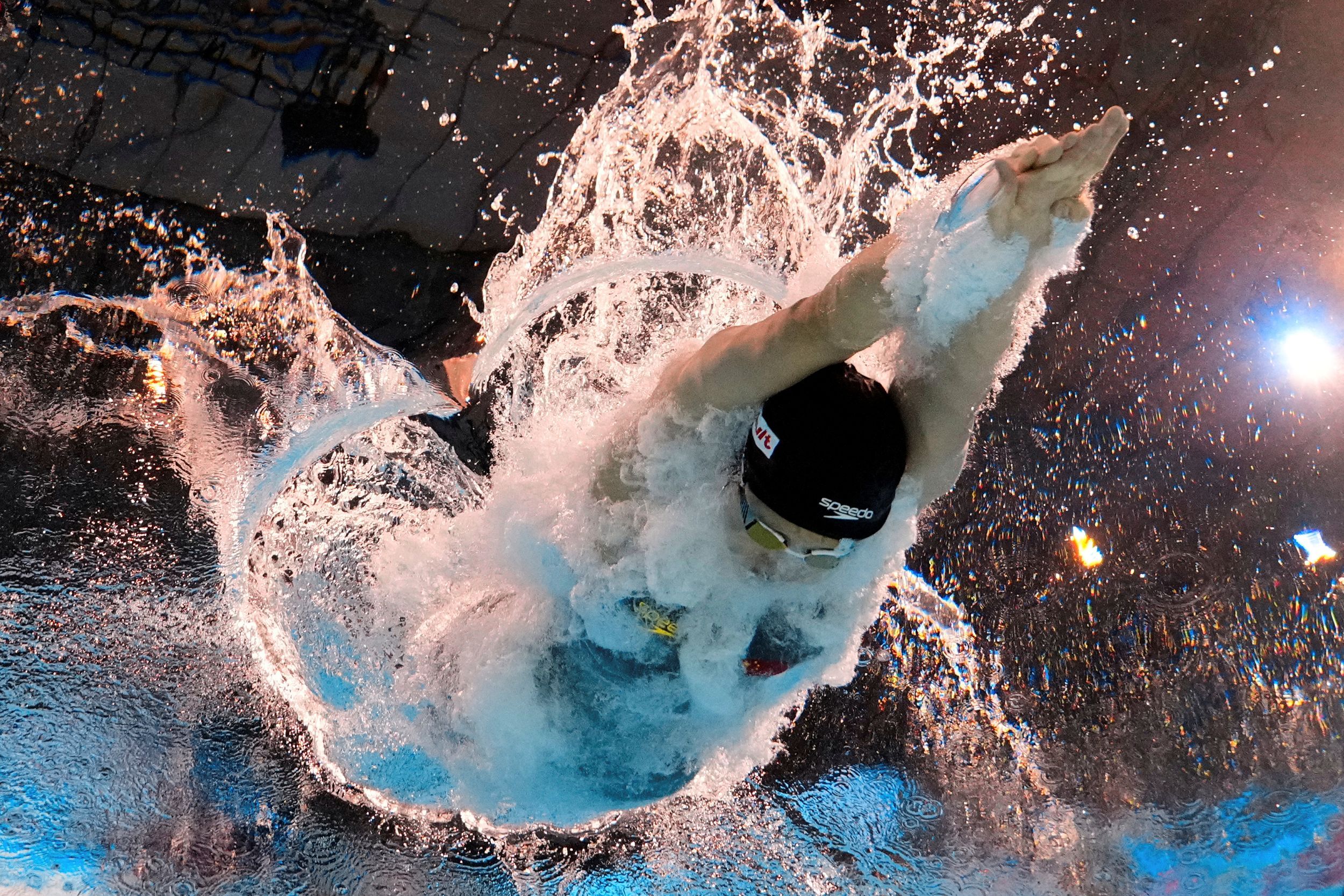 年僅12歲的中國游泳小將于子迪，挑戰今年新加坡世錦賽，成功拿下一枚銅牌站上頒獎台。（美聯社）