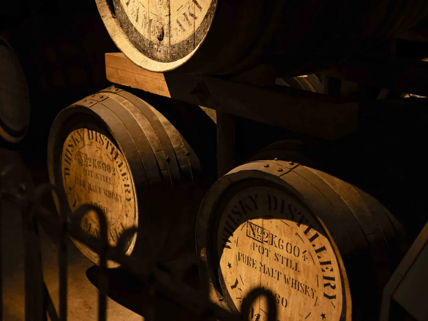 三得利率先採用北海道的珍稀橡木：水楢木（Mizunara）來打造專屬橡木桶，