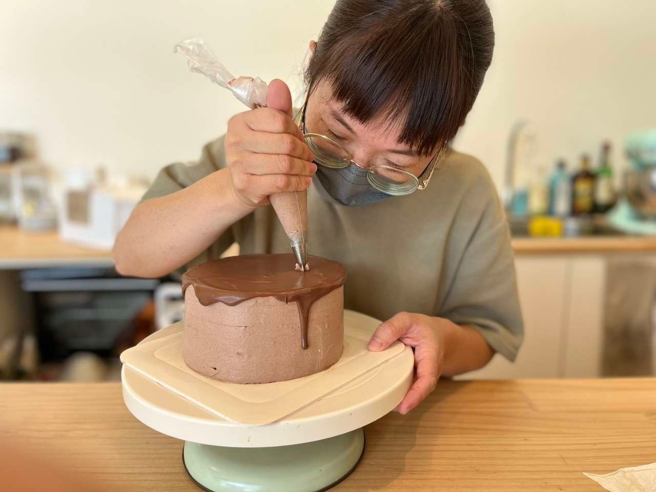 桃園安家咖啡(Habbit coffee) 戴慈璇手感甜點。（圖／勞動力發展署桃竹苗分署提供）