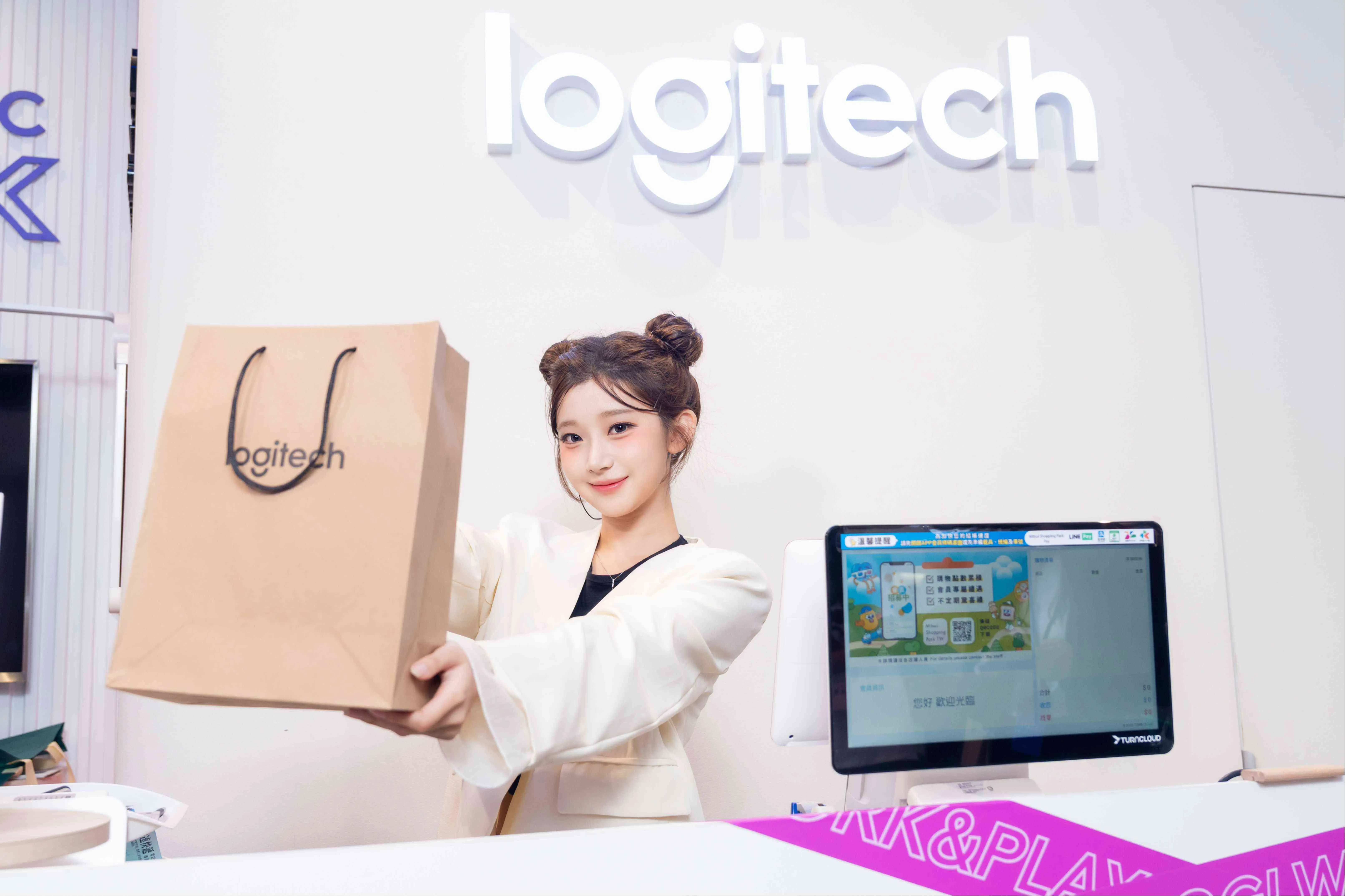 李珠珢貼心為粉絲精選出他最喜愛的 Logitech 與 Logitech G 產品清單 分別公開雙品牌各自推薦的 TOP 5 愛用品。(圖：Logitech提供)