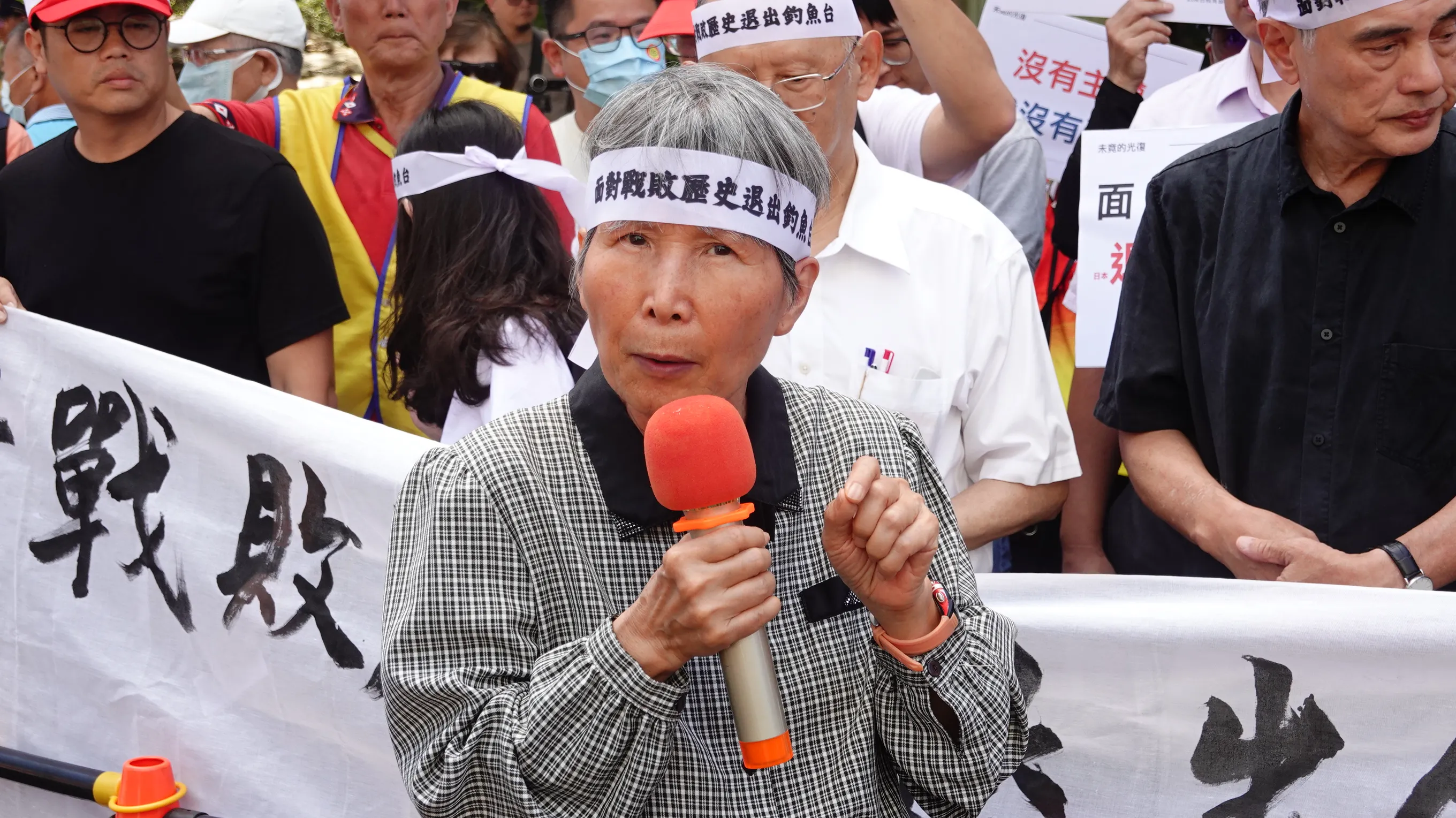 釣魚台教育協會創會理事長陳美霞指出，日本在二戰以及君臨台灣的暴行慘絕人寰，每年的8月15日，我們都怒火中燒。（楊騰凱攝）