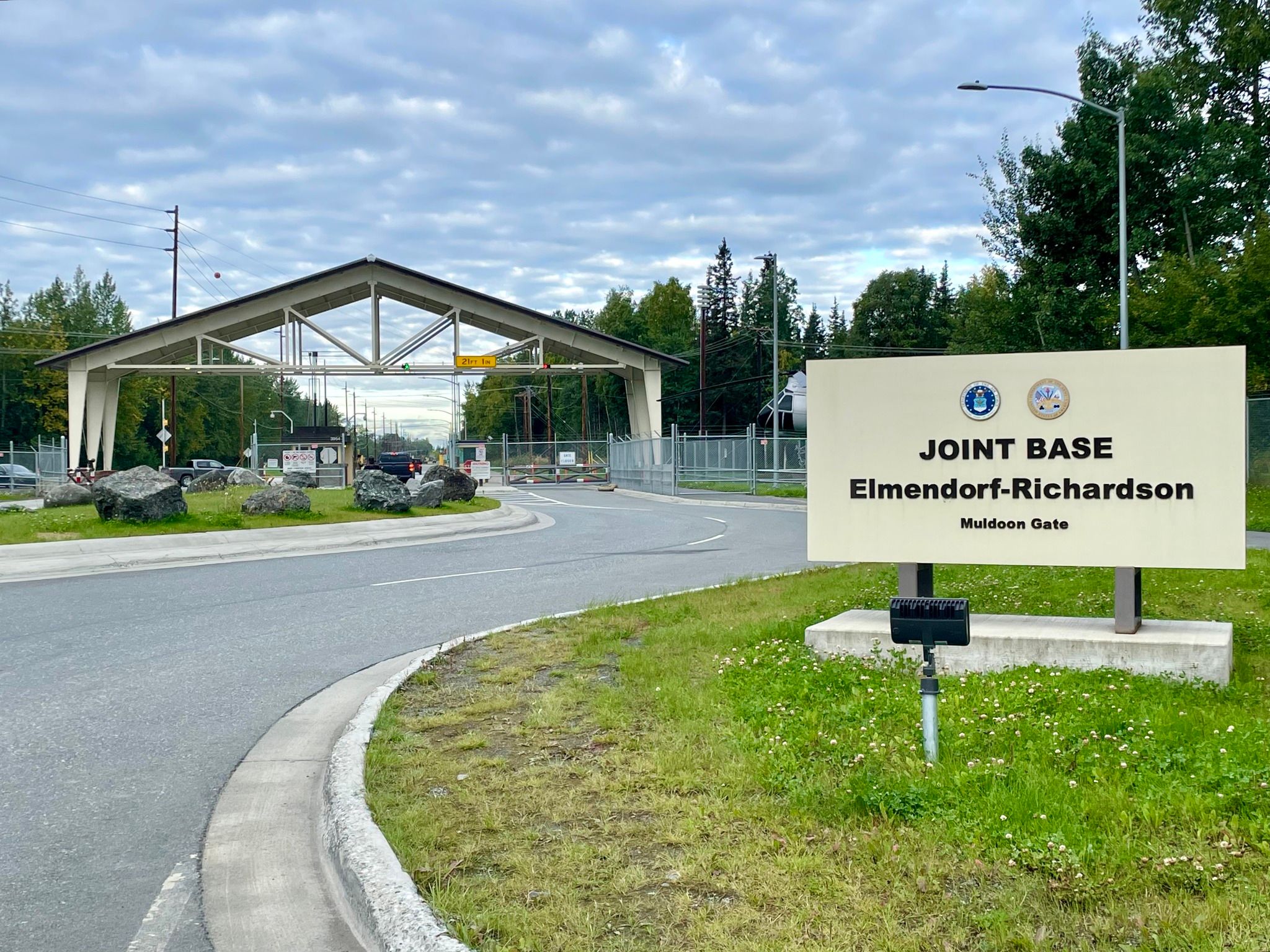 美軍安克拉治的艾爾蒙多夫-理查森聯合基地（Joint Base Elmendorf-Richardson），將成為川普和普京會面的場地。（翻攝自美國空軍）