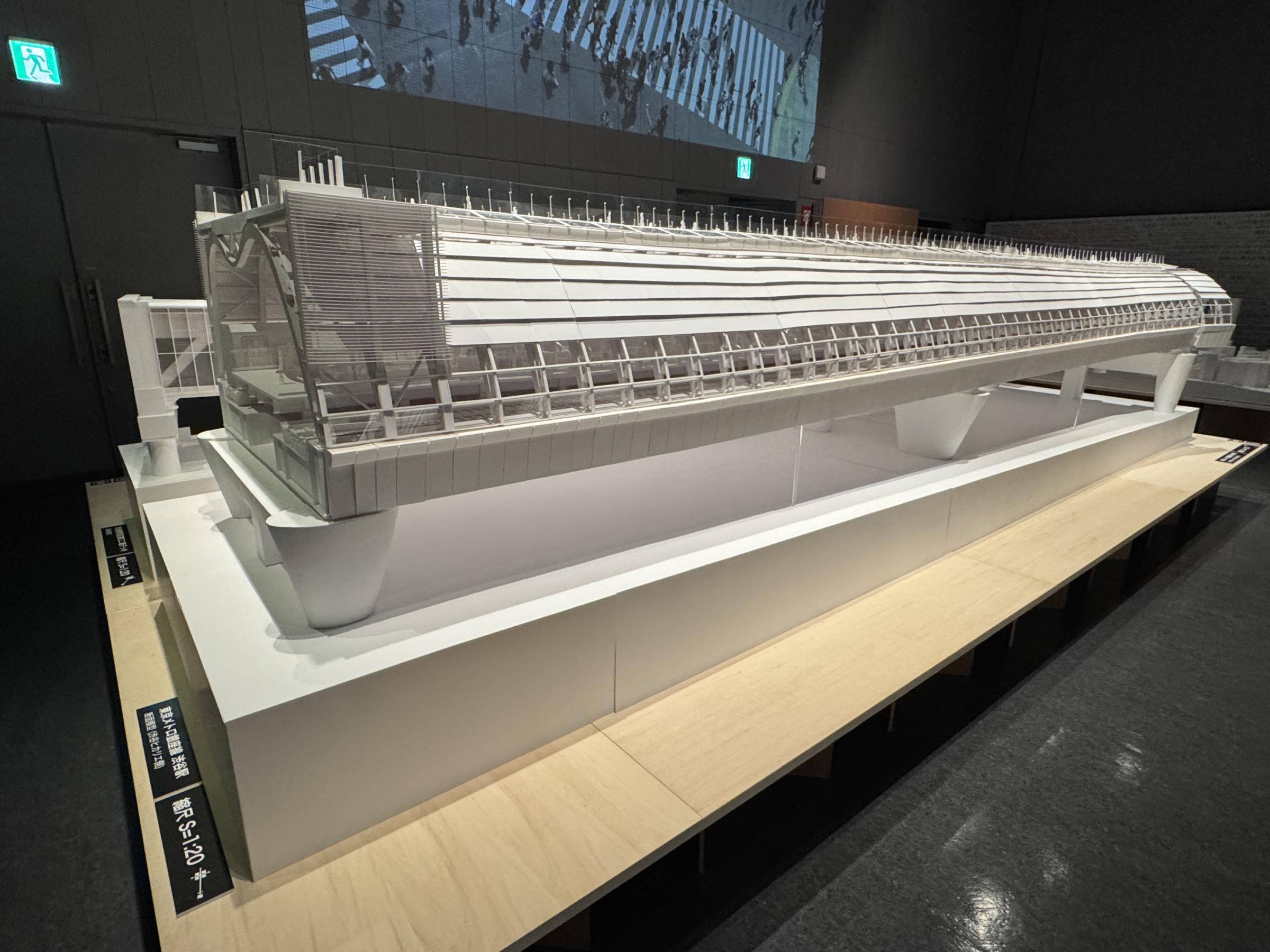 建築家・内藤廣の半世紀にわたる仕事と思考を総覧する回顧展「建築家・内藤廣　赤鬼と青鬼の場外乱闘 in 渋谷」が、渋谷ストリーム ホール（渋谷区渋谷3-21-3）で開催されている。黃信維