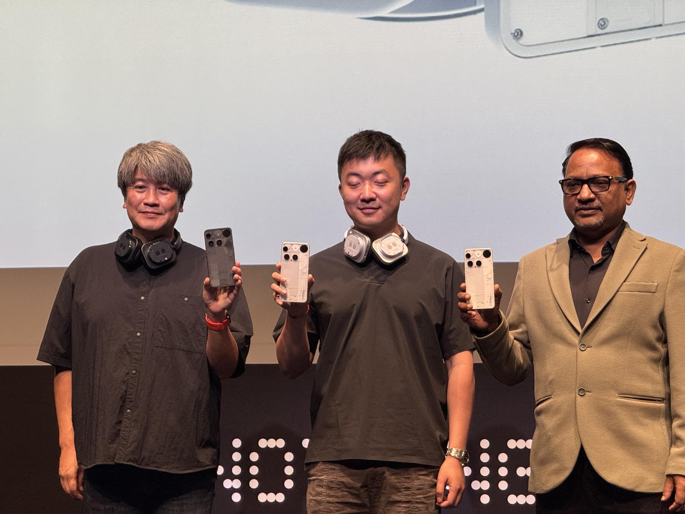 ロンドン拠点のNothingは20日、東京で新製品発表会を開き、Phone (3)とHeadphone (1)を披露し、経営陣と楽天モバイル幹部が日本市場戦略と提携を語った。黃信維