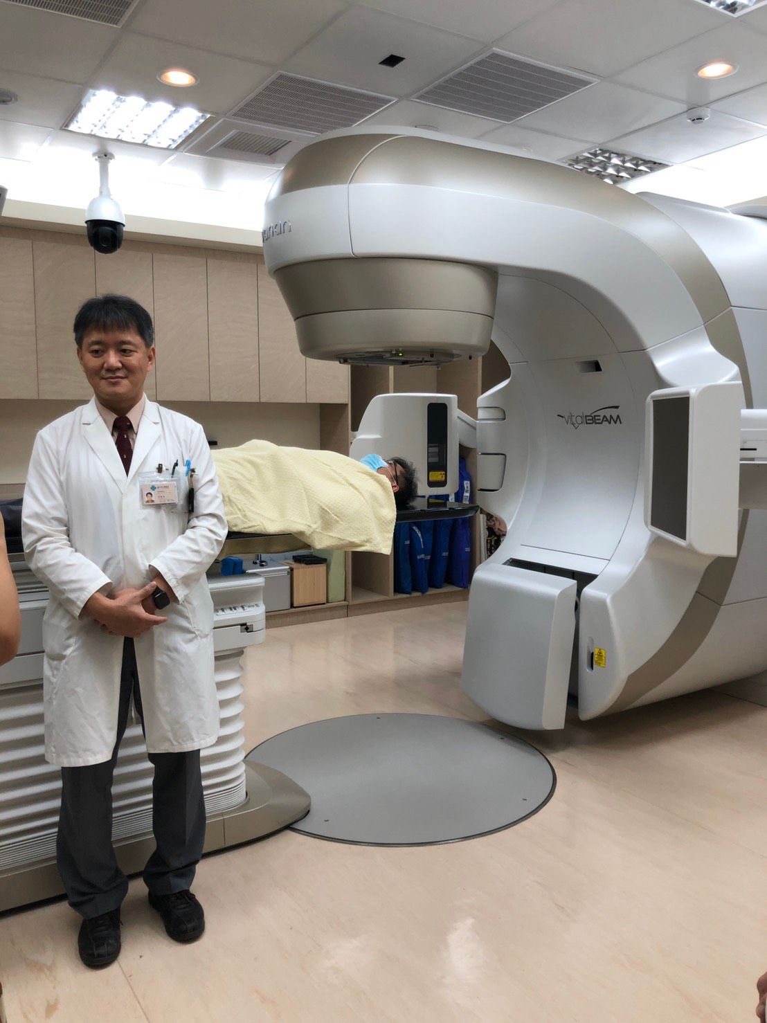 游惟強主任表示，在没有AI圈注技術之前，只能倚靠醫師或醫學物理師在患者的計算機斷層影像上手動圈選，1次要花上1小時，而AI人工圈注只需2分鐘，而且准确性更高。