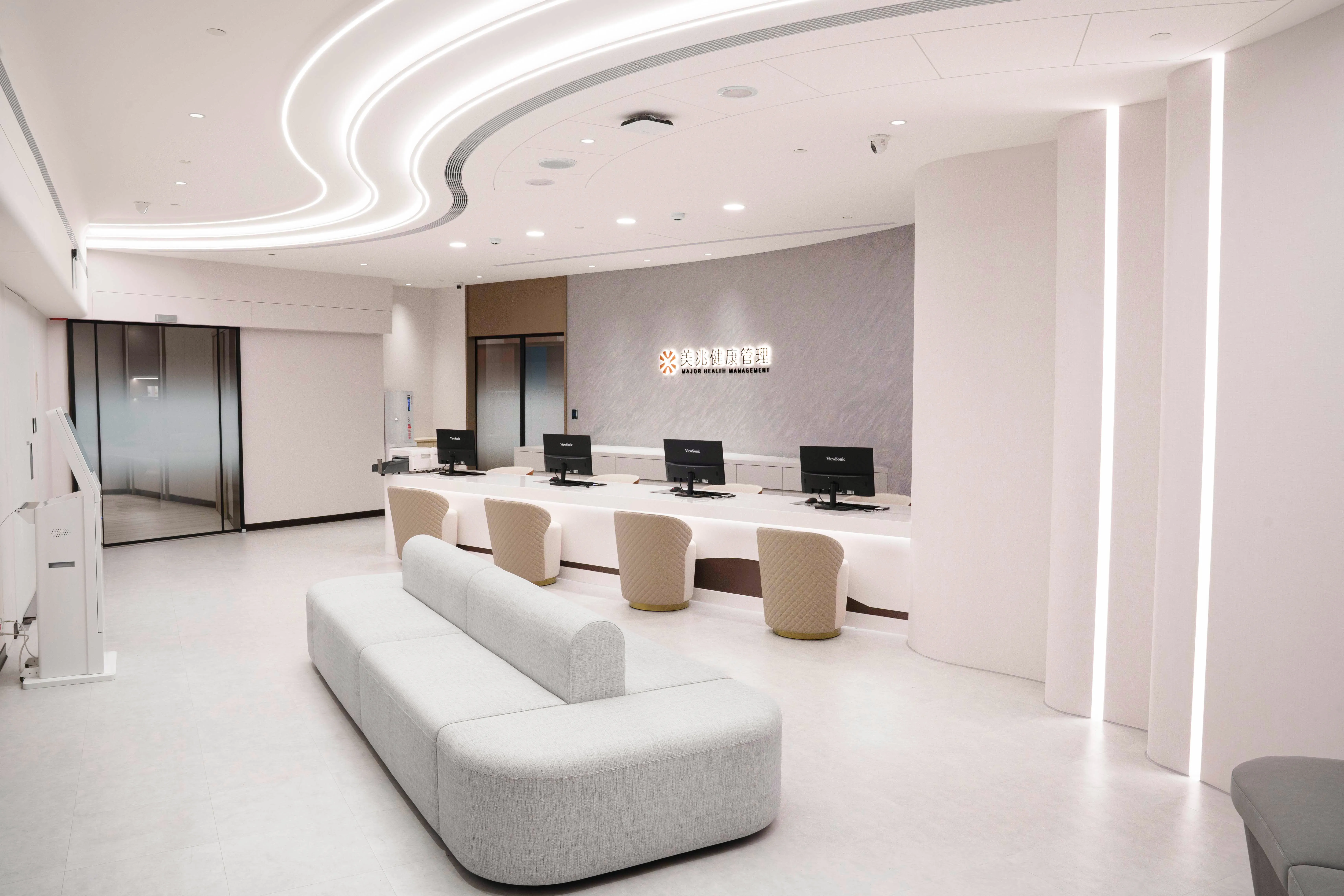 全新升級的台北美兆診所,不只在於空間的翻新,而是「數據+科技+溫度」的全面提升。