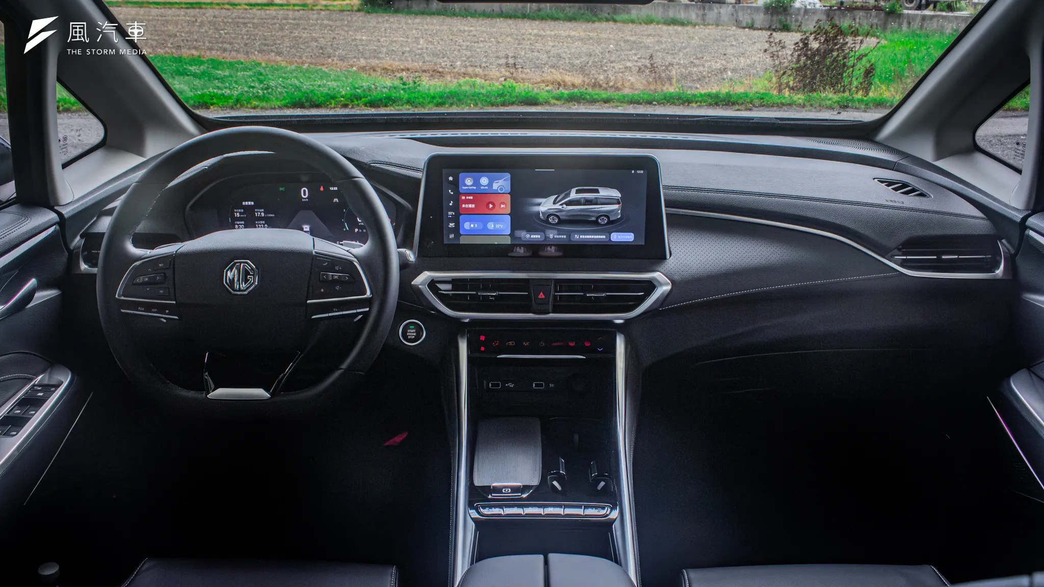 車艙內部採用環抱式座艙設計，必且採用了大量的軟材質讓乘坐品質備感豪華。