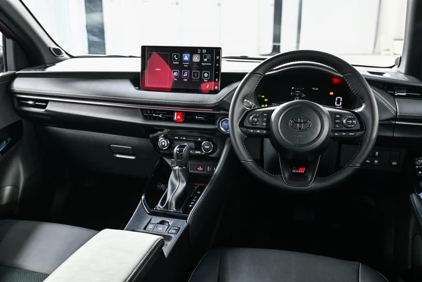 ▲車內配備加入GR Sport家族特色，營造滿滿的戰鬥感。（圖／Toyota）