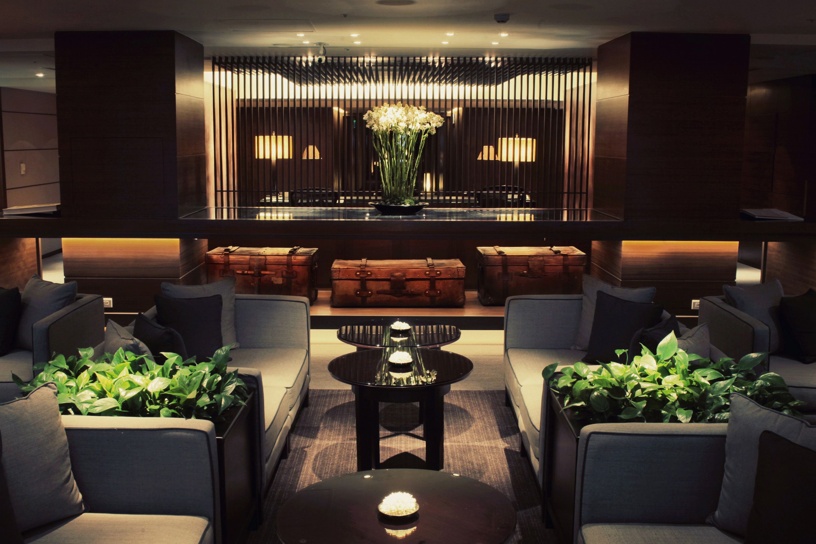 入住台北晶華酒店豪華客房，可免費試駕全新BMW車款，加價升等行政樓層可再享高樓景致與專屬禮遇。(圖/台北晶華提供)