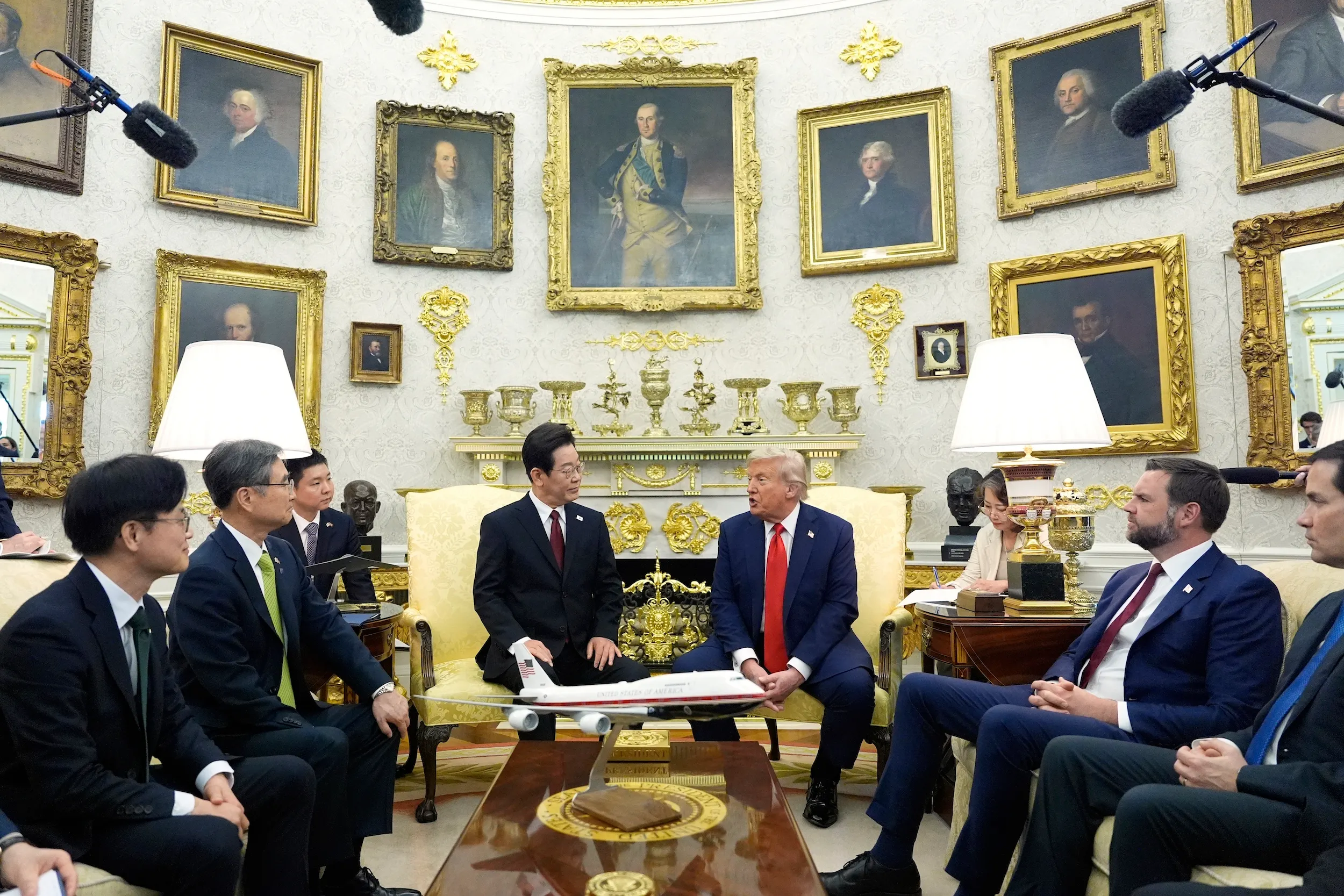 2025年8月25日，美國總統川普與韓國總統李在明在白宮會面。（美聯社）
