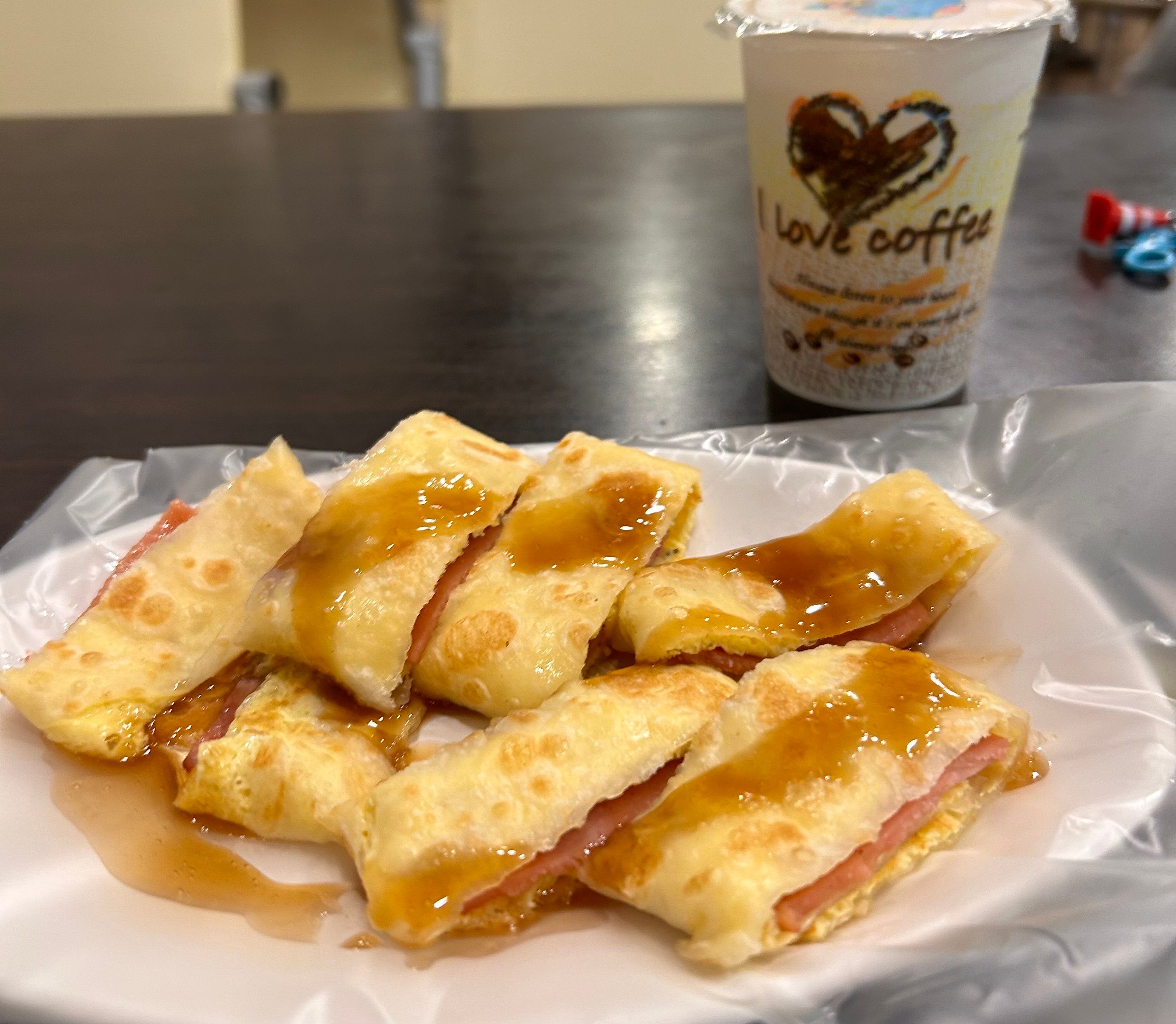 台灣早餐文化多元，蛋餅就是最受大家喜愛的早餐之一。（資料照／梁溶珈攝）