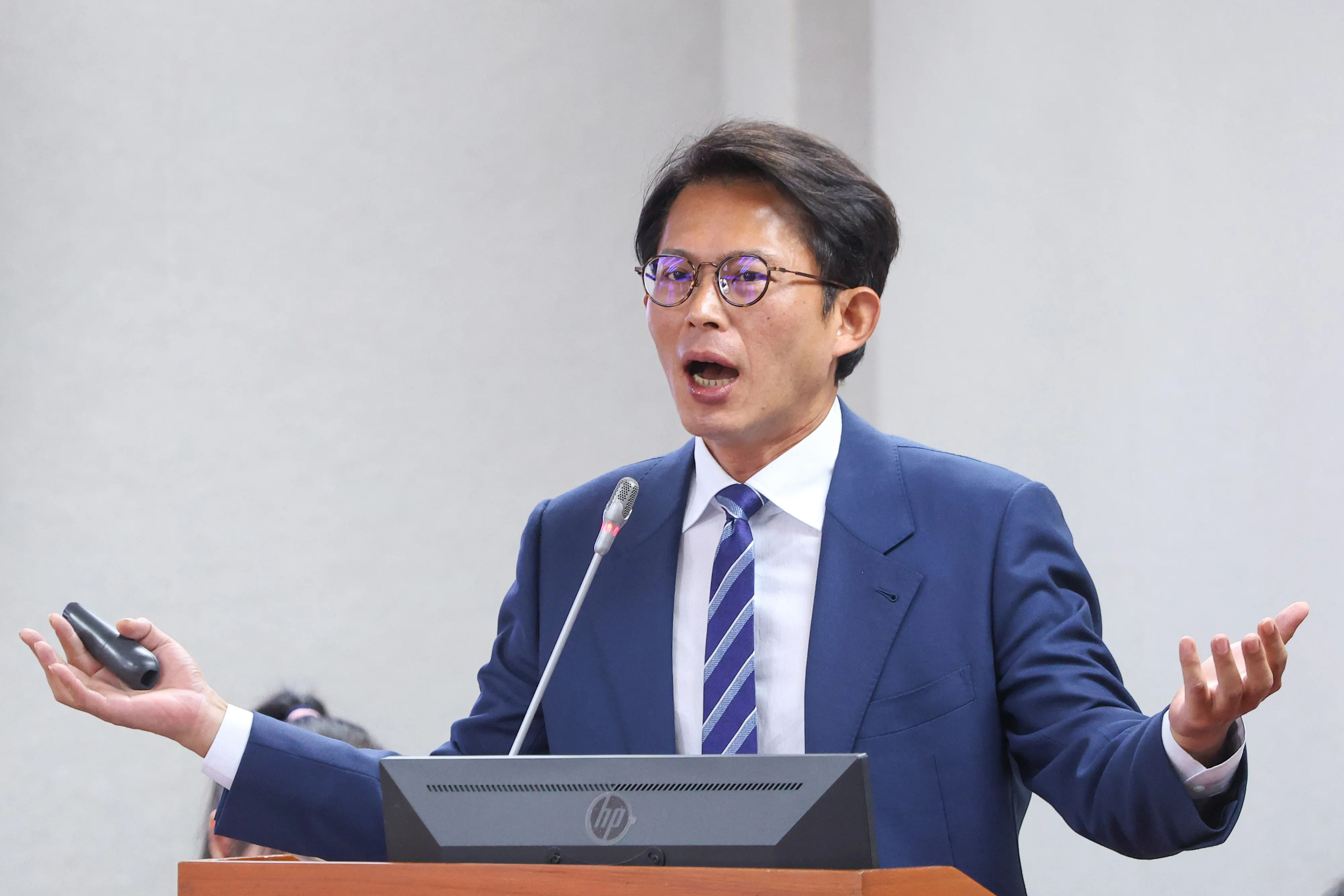 20250827-民眾黨總召黃國昌27日於司法法制委員會質詢。（顏麟宇攝）