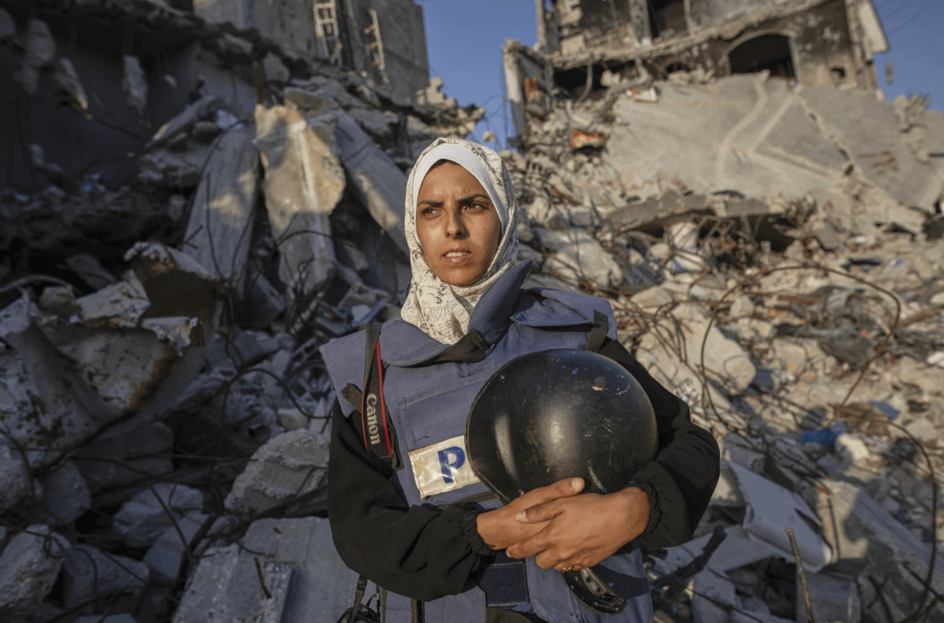 巴勒斯坦籍自由新聞工作者達加（Mariam Abu Dagga）2025年8月24日遭以色列空襲身亡，她身前曾為美聯社等新聞媒體提供第一線加薩戰況。（美聯社）