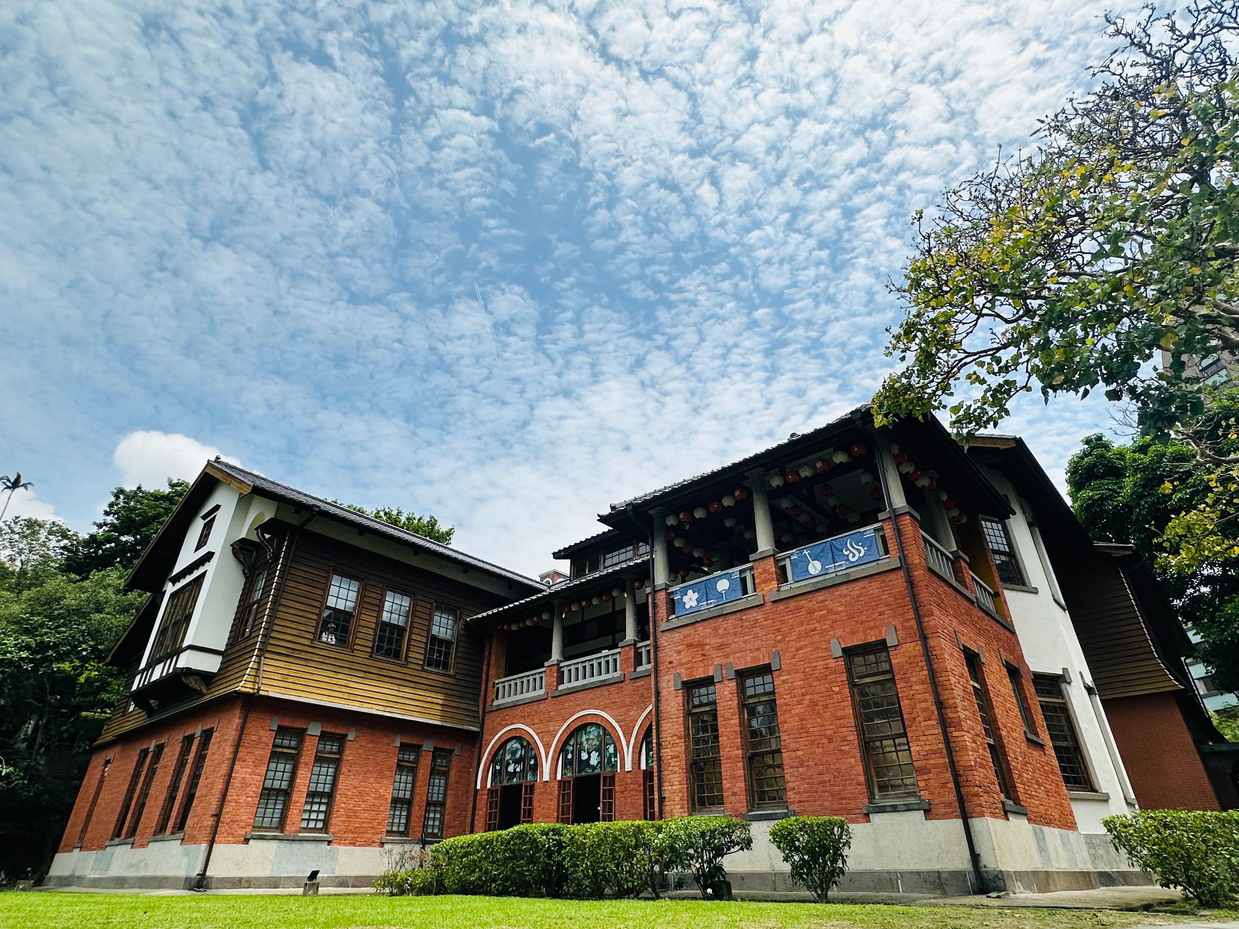 北投溫泉博物館前身為「北投公共浴場」，為和洋折衷風格的雙層建築，現為市定古蹟。圖/風傳媒拍攝