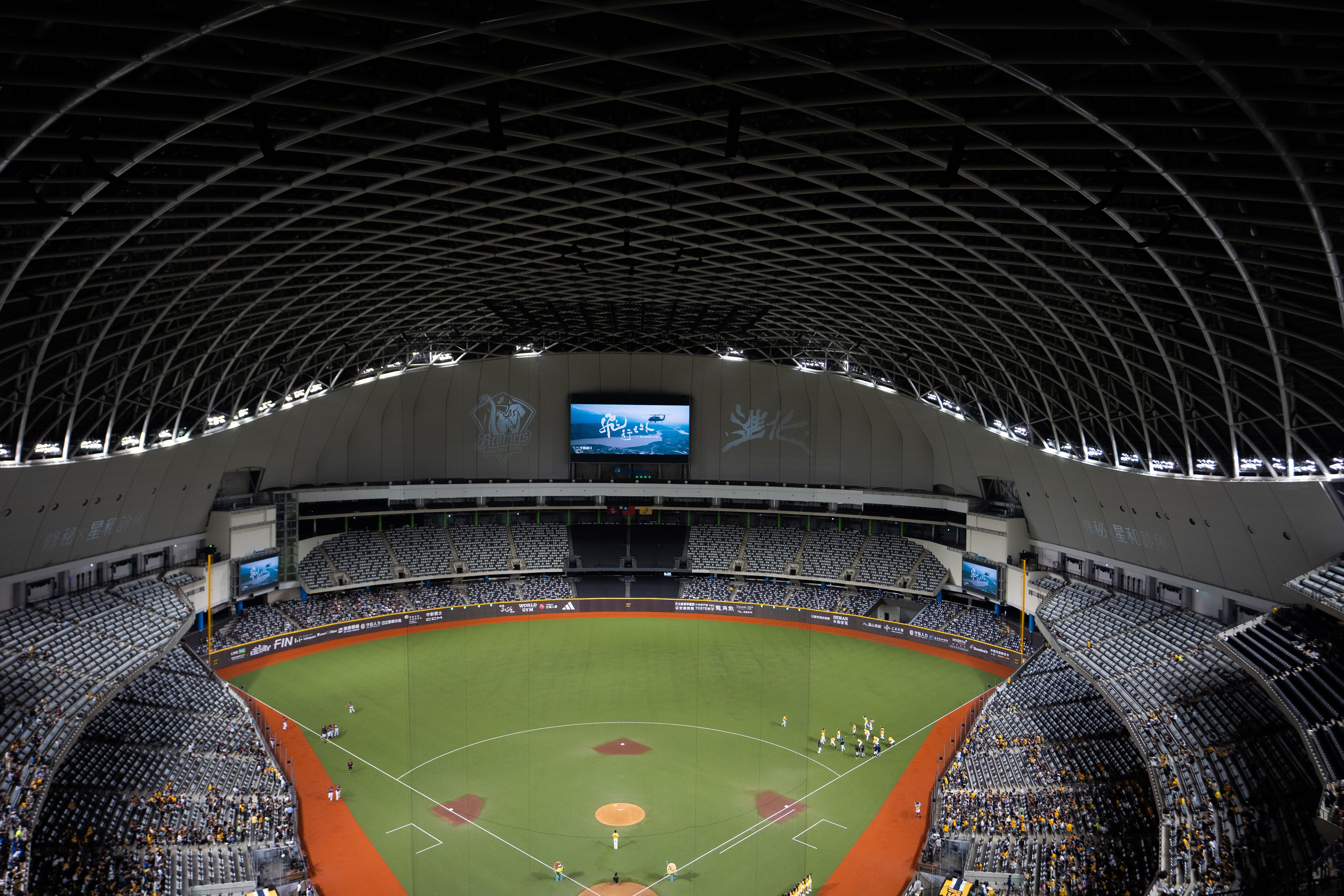 20250827-國防部推出《飛行之外》MV，致敬三軍飛官。（國防部提供）