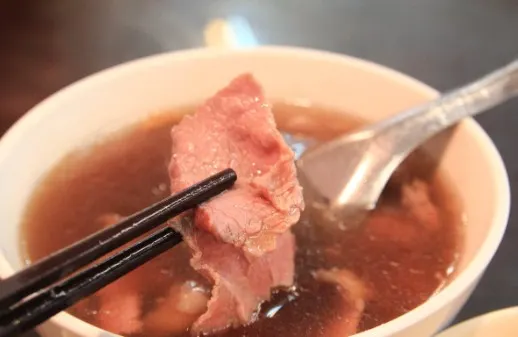 台南深夜牛肉湯推薦：億哥牛肉湯（圖／取自億哥牛肉湯傳統小吃臉書粉專）