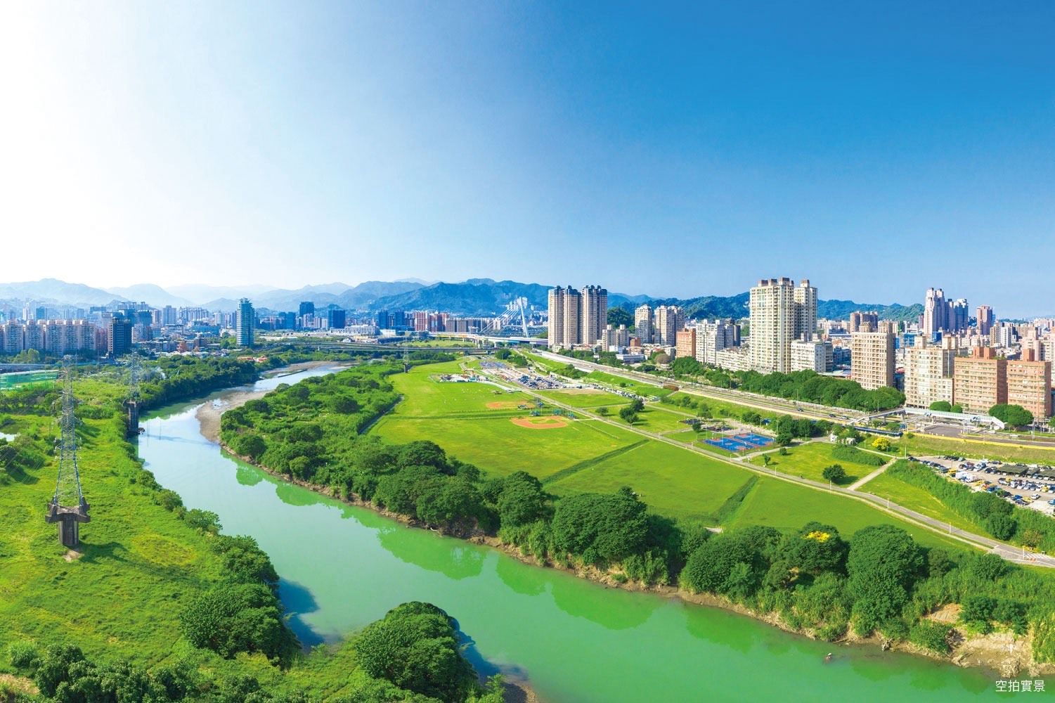 兒童繪畫比賽以「河岸築夢童心畫」為題，呈現新世代眼中的社區。