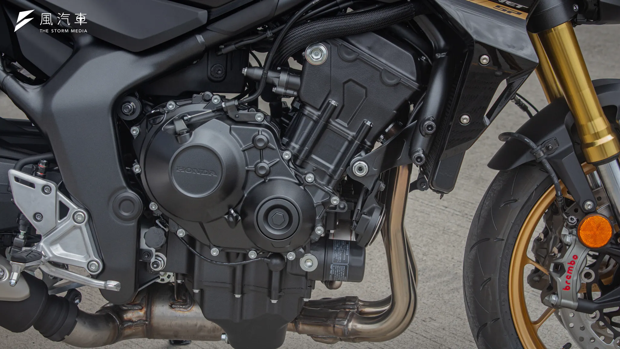 CB1000 Hornet SP引擎以SC77的Fireblade為基礎，因應街車化將動力曲線及活塞元件進行優化。