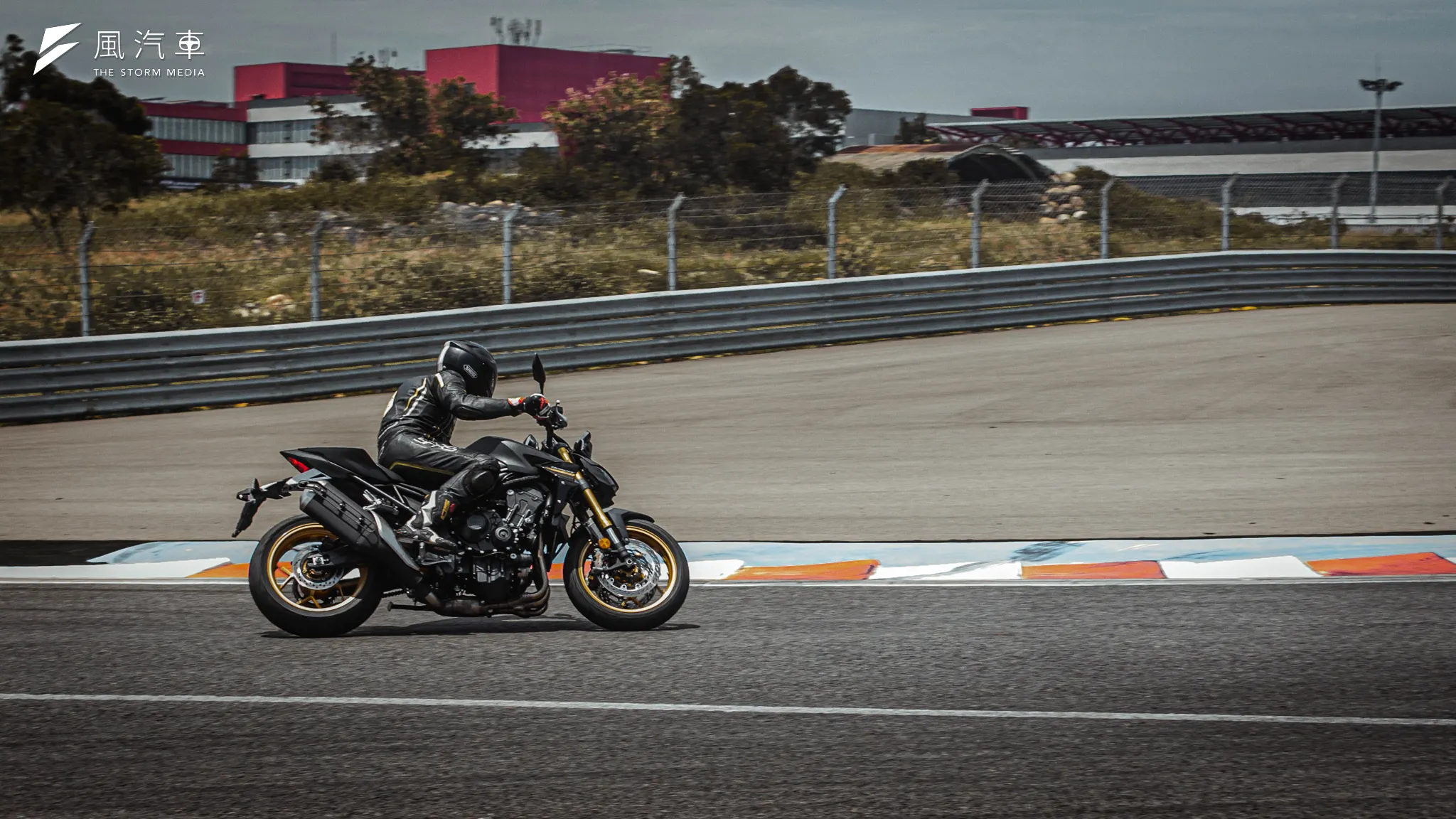CB1000 Hornet SP雖然馬力下修，但若將場景移到市區行駛，91ps的馬力其實也非常充沛。
