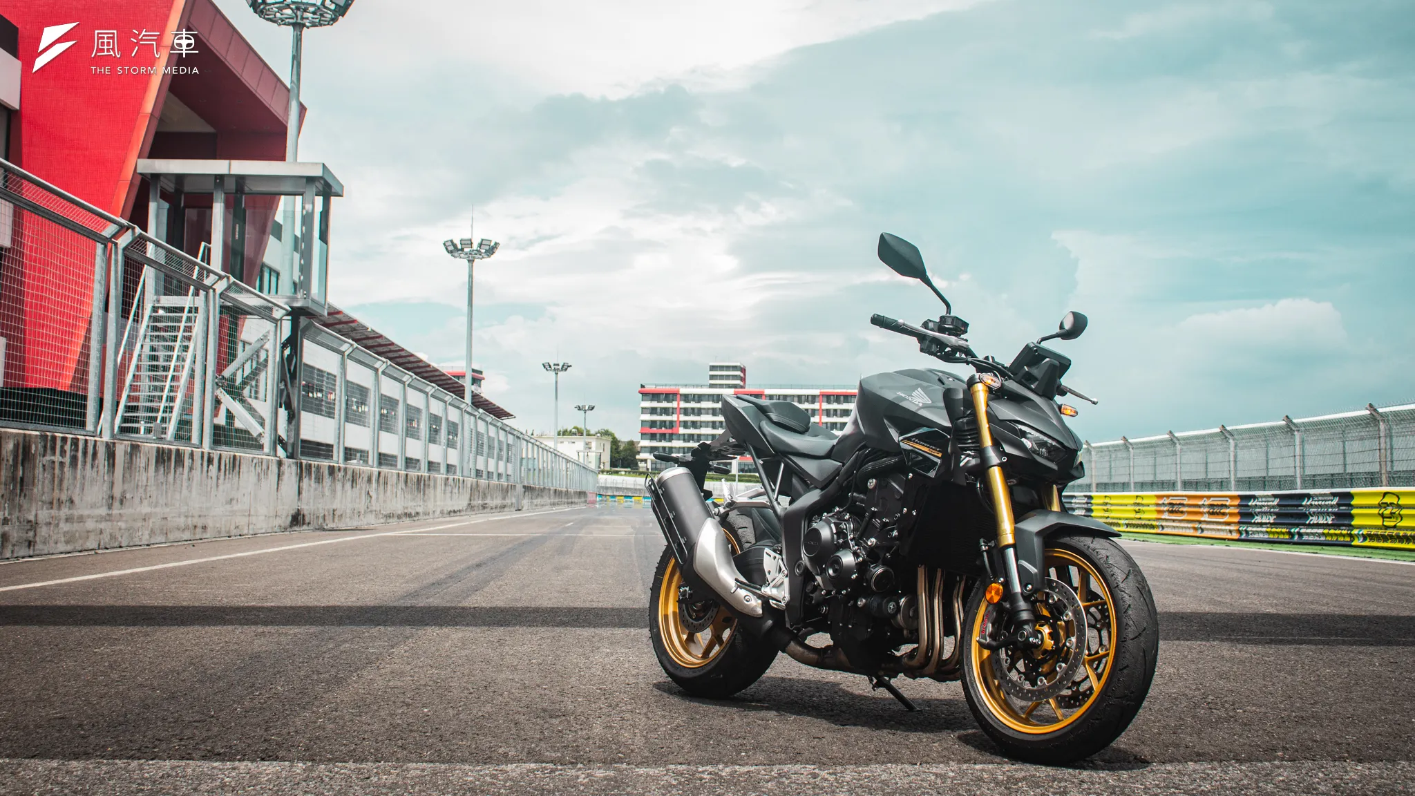 CB1000 Hornet SP不管是配備或是價格上都頗具誠意，完全沒有愧對SP及大黃蜂的名號。